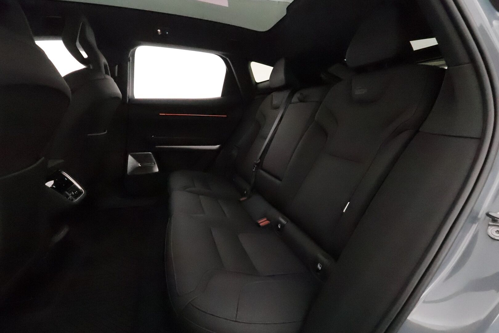 POLESTAR 3 2024 Long Range Dual motor 111 kWh / HUD / Plus&Pilot / Koukku / LED / 360° Kamera / Sporttinahat / Bowers&Wilkins /Lasikatto - Kahdet Renkaat / Huippuvarusteet!
