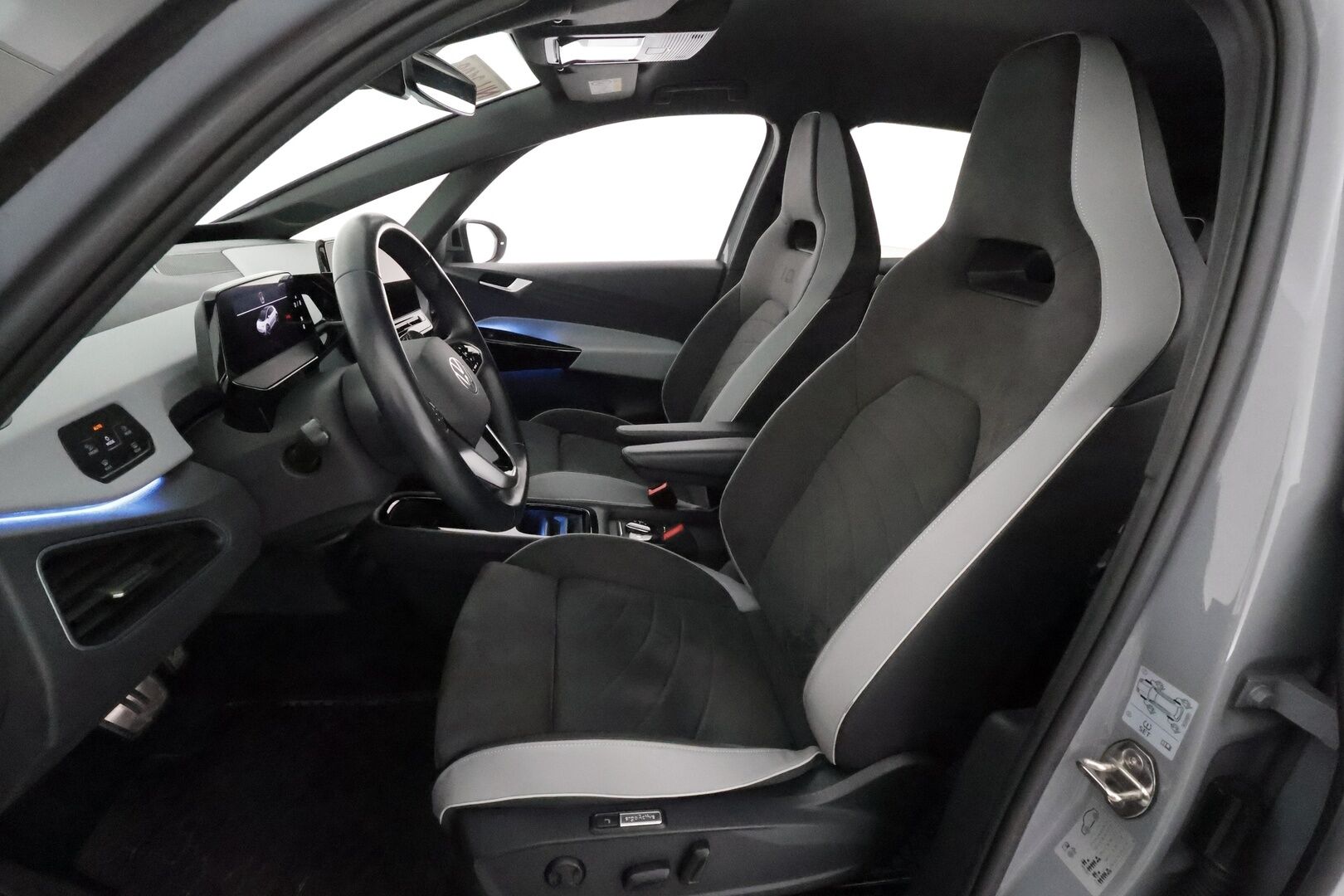 VOLKSWAGEN ID.3 2021 82 kWh PRO S **HUD / Adapt.Vakkari / Matrix-LED / P.Kamera / Hierovat Sporttipenkit / Navi / Kaistavahti / KeylessGO** - Akku kuntotarkastettu 