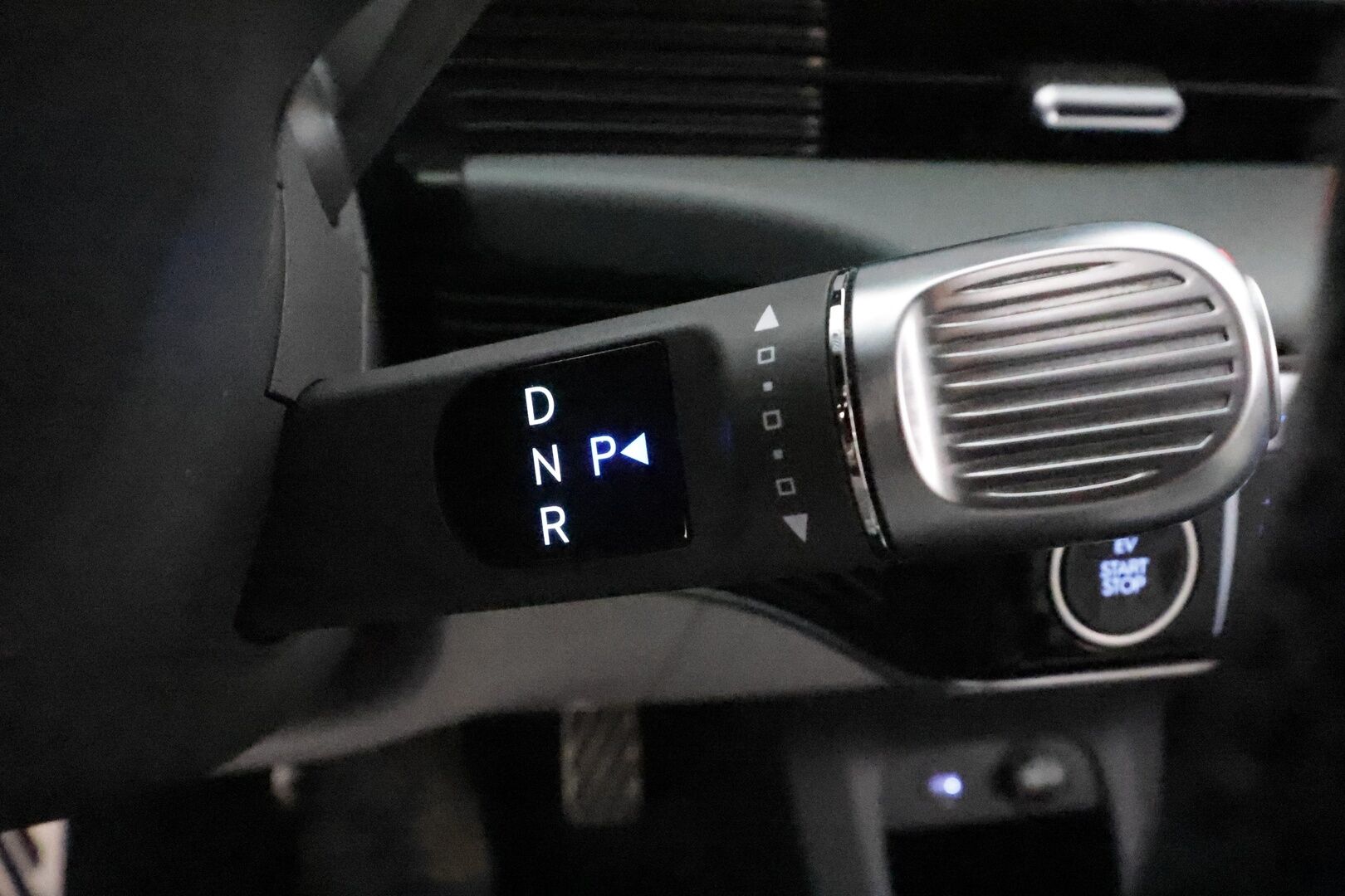HYUNDAI IONIQ 5 2021 73 kWh 305 hv AWD Project 45 ** Aurinkopaneeli / HUD / BOSE / Relax penkit / 360 kamera / Nahkasisusta / Keyless - 3,99 % KORKOTARJOUS TÄHÄN AUTOON - Merkkihuollettu / SOH 96% / Seuraava huolto 04.2026 / Puhdas CarVertical