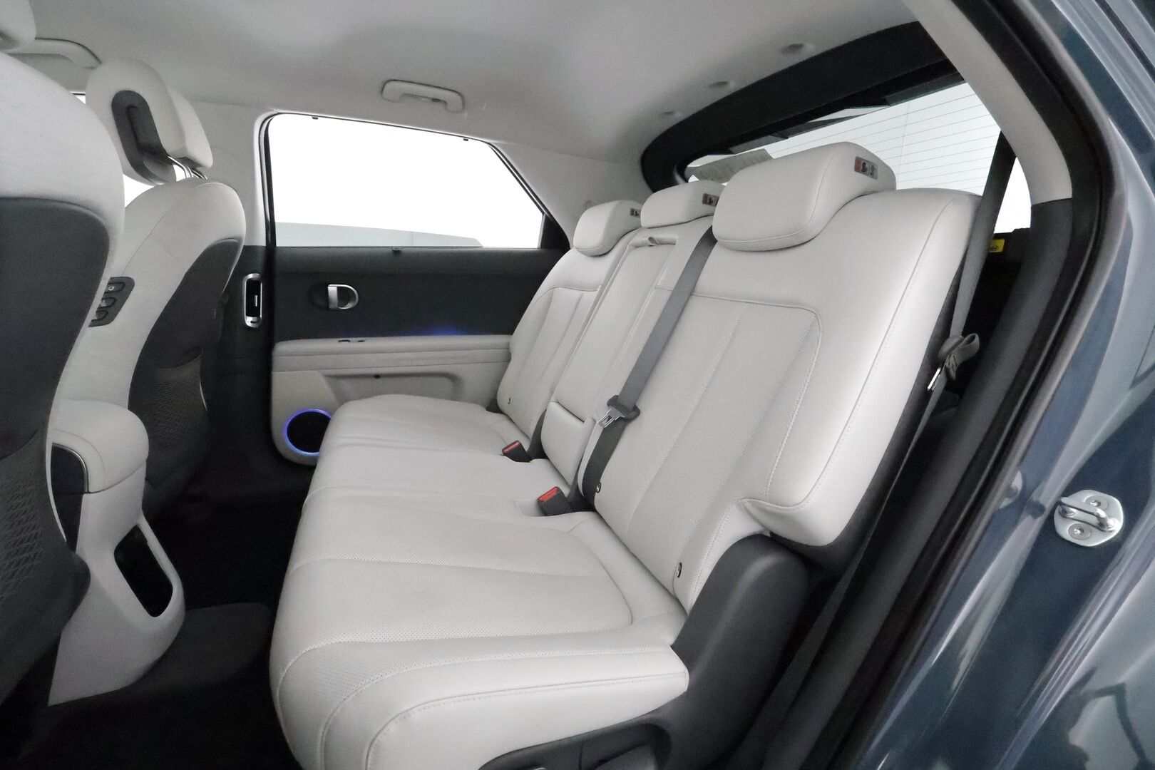 HYUNDAI IONIQ 5 2021 73 kWh 305 hv AWD Project 45 ** Aurinkopaneeli / HUD / BOSE / Relax penkit / 360 kamera / Nahkasisusta / Keyless - 3,99 % KORKOTARJOUS TÄHÄN AUTOON - Merkkihuollettu / SOH 96% / Seuraava huolto 04.2026 / Puhdas CarVertical