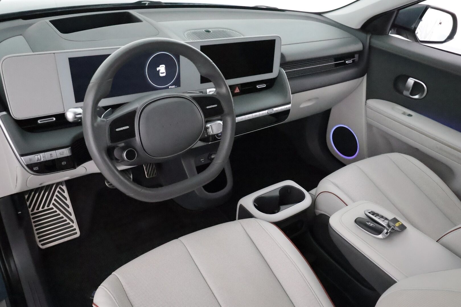 HYUNDAI IONIQ 5 2021 73 kWh 305 hv AWD Project 45 ** Aurinkopaneeli / HUD / BOSE / Relax penkit / 360 kamera / Nahkasisusta / Keyless - 3,99 % KORKOTARJOUS TÄHÄN AUTOON - Merkkihuollettu / SOH 96% / Seuraava huolto 04.2026 / Puhdas CarVertical