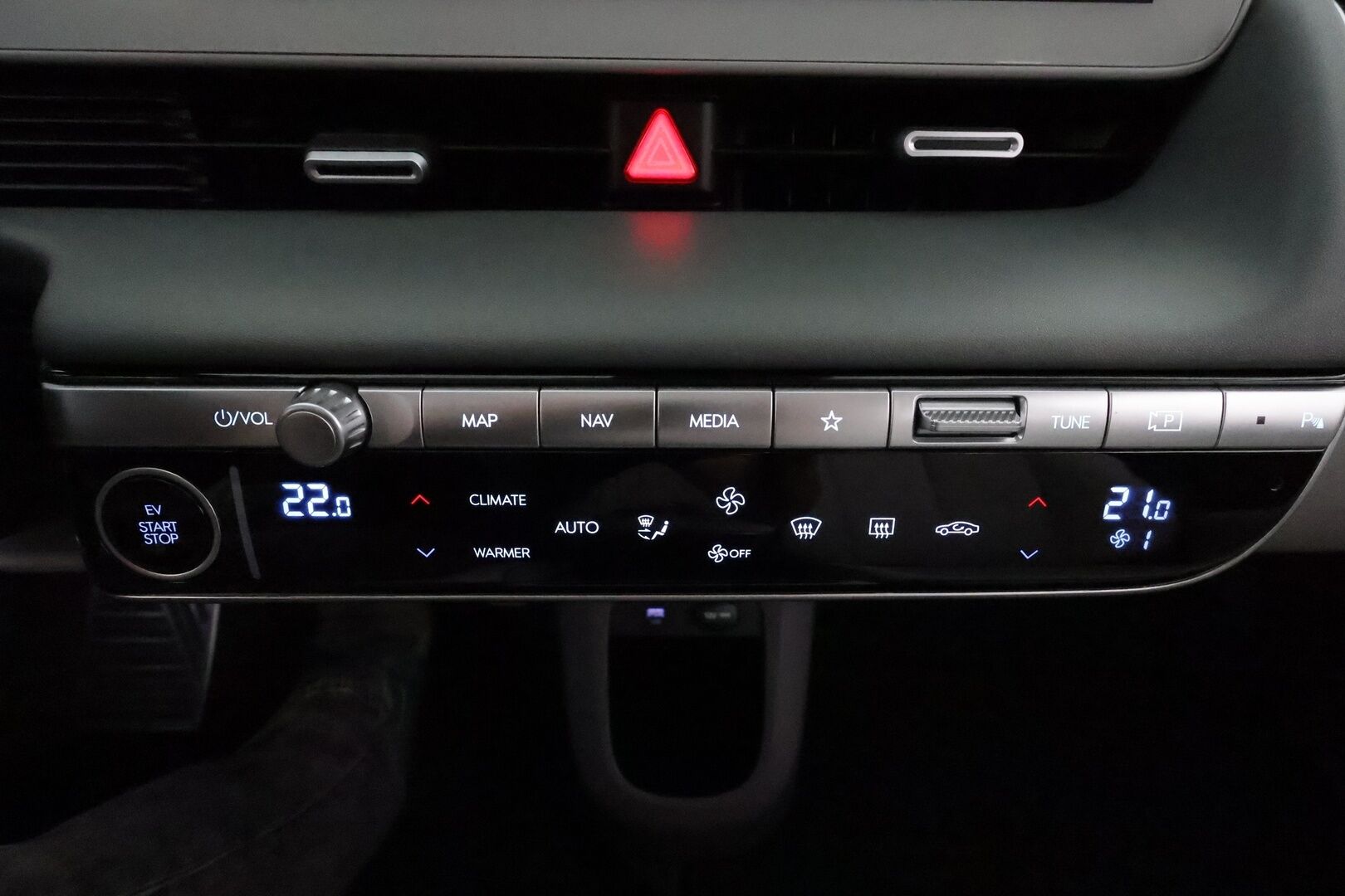 HYUNDAI IONIQ 5 2021 73 kWh 305 hv AWD Project 45 ** Aurinkopaneeli / HUD / BOSE / Relax penkit / 360 kamera / Nahkasisusta / Keyless - 3,99 % KORKOTARJOUS TÄHÄN AUTOON - Merkkihuollettu / SOH 96% / Seuraava huolto 04.2026 / Puhdas CarVertical