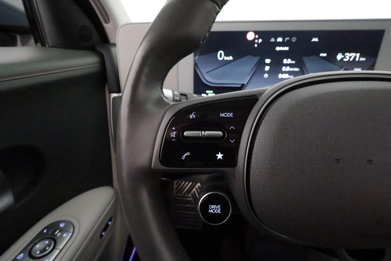 HYUNDAI IONIQ 5 2021 73 kWh 305 hv AWD Project 45 ** Aurinkopaneeli / HUD / BOSE / Relax penkit / 360 kamera / Nahkasisusta / Keyless - 3,99 % KORKOTARJOUS TÄHÄN AUTOON - Merkkihuollettu / SOH 96% / Seuraava huolto 04.2026 / Puhdas CarVertical