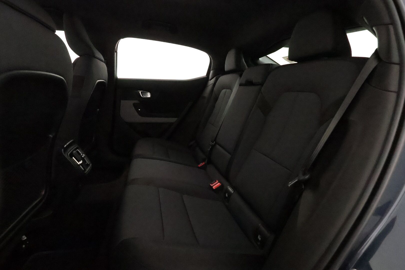 POLESTAR 2 2022 Long Range Single Motor, 170kW, 78kWh ** Sporttipenkit / P-Kamera / Keyless / LED ** - 3,99 % KORKOTARJOUS TÄHÄN AUTOON - Akku kuntotarkastettu 