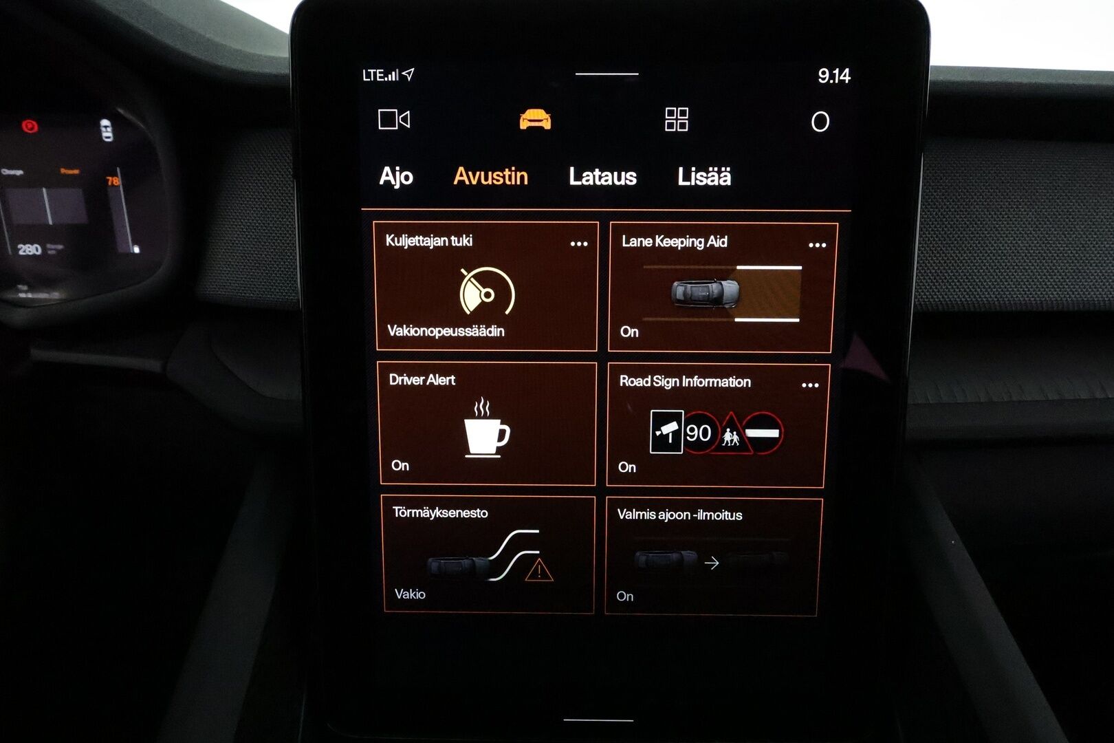 POLESTAR 2 2022 Long Range Single Motor, 170kW, 78kWh ** Sporttipenkit / P-Kamera / Keyless / LED ** - 3,99 % KORKOTARJOUS TÄHÄN AUTOON - Akku kuntotarkastettu 