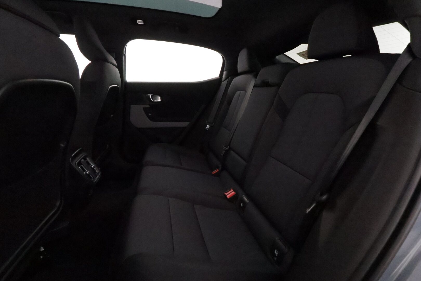 POLESTAR 2 2022 Long Range Single Motor, 170kW, 78kWh ** Lämpöpumppu / Lasikatto / H&K / Apple&Android / Keyless - 3,99 % KORKOTARJOUS TÄHÄN AUTOON - Akku kuntotarkastettu 