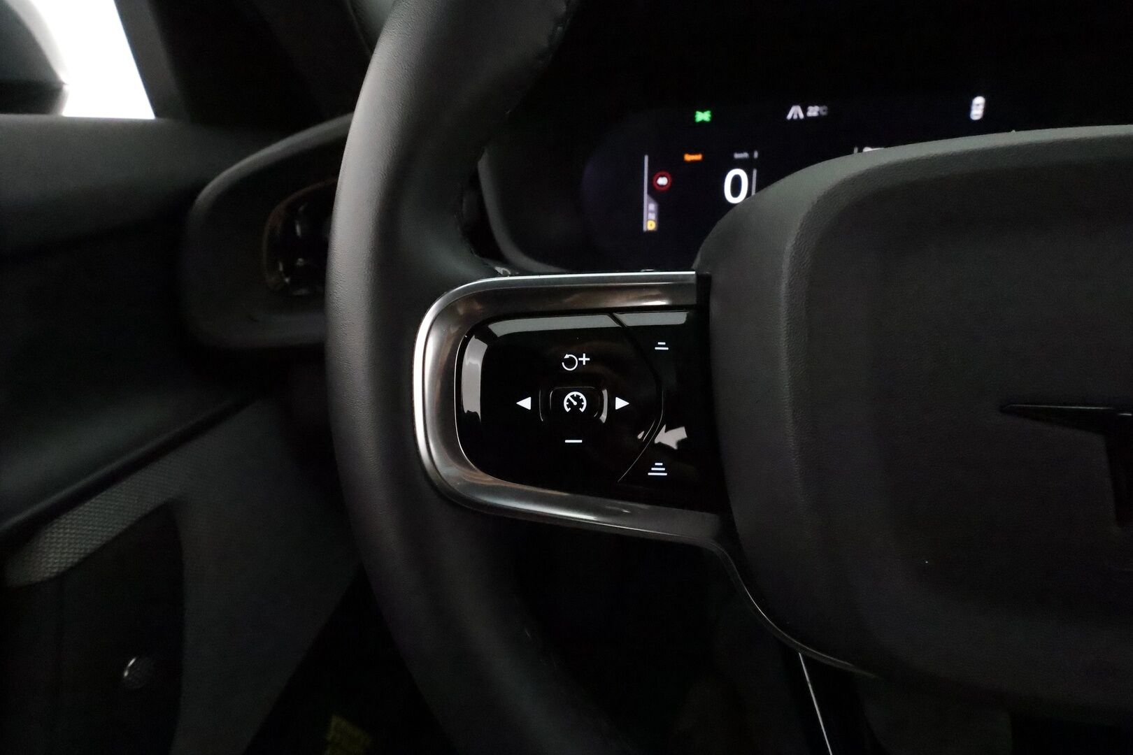 POLESTAR 2 2022 Long Range Single Motor, 170kW, 78kWh ** Lämpöpumppu / Lasikatto / H&K / Apple&Android / Keyless - 3,99 % KORKOTARJOUS TÄHÄN AUTOON - Akku kuntotarkastettu 