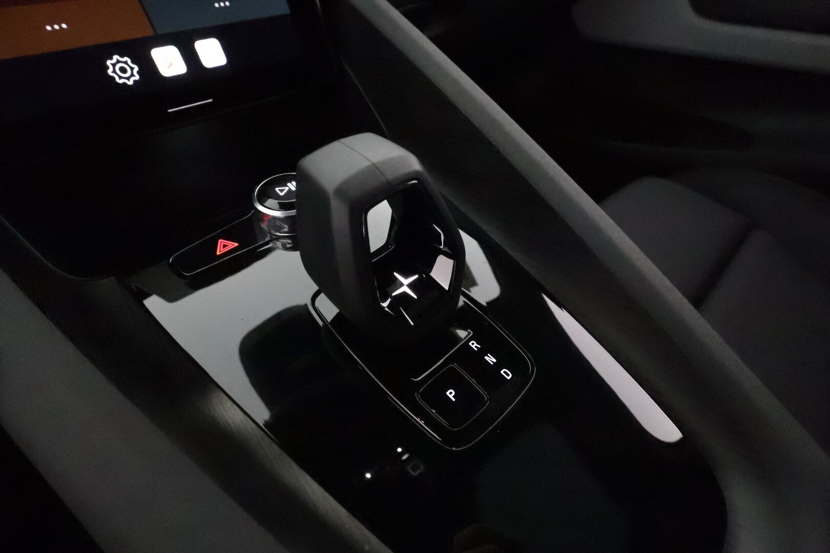 POLESTAR 2 2022 Long Range Single Motor, 170kW, 78kWh ** Lämpöpumppu / Lasikatto / H&K / Apple&Android / Keyless - 3,99 % KORKOTARJOUS TÄHÄN AUTOON - Akku kuntotarkastettu 