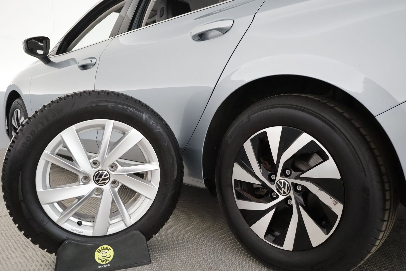 VOLKSWAGEN PASSAT 2024 Variant Business 1,5 eTSI 110kW DSG **Webasto / Koukku / Adapt.Vakkari / LED-valot / P.kamera / Hierovat Sporttipenkit** - 3,99 % KORKOTARJOUS TÄHÄN AUTOON 31.8. ASTI! - Huippuvarusteltu! / 2x Renkaat