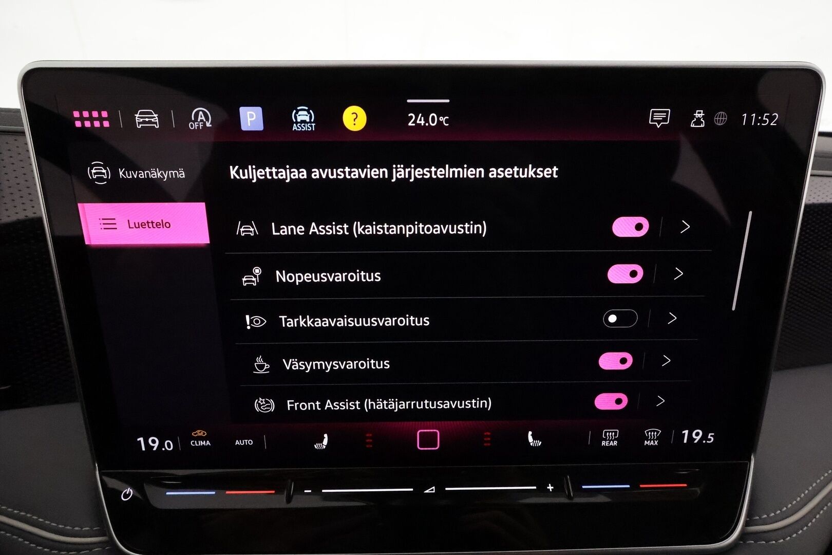 VOLKSWAGEN PASSAT 2024 Variant Business 1,5 eTSI 110kW DSG **Webasto / Koukku / Adapt.Vakkari / LED-valot / P.kamera / Hierovat Sporttipenkit** - 3,99 % KORKOTARJOUS TÄHÄN AUTOON 31.8. ASTI! - Huippuvarusteltu! / 2x Renkaat