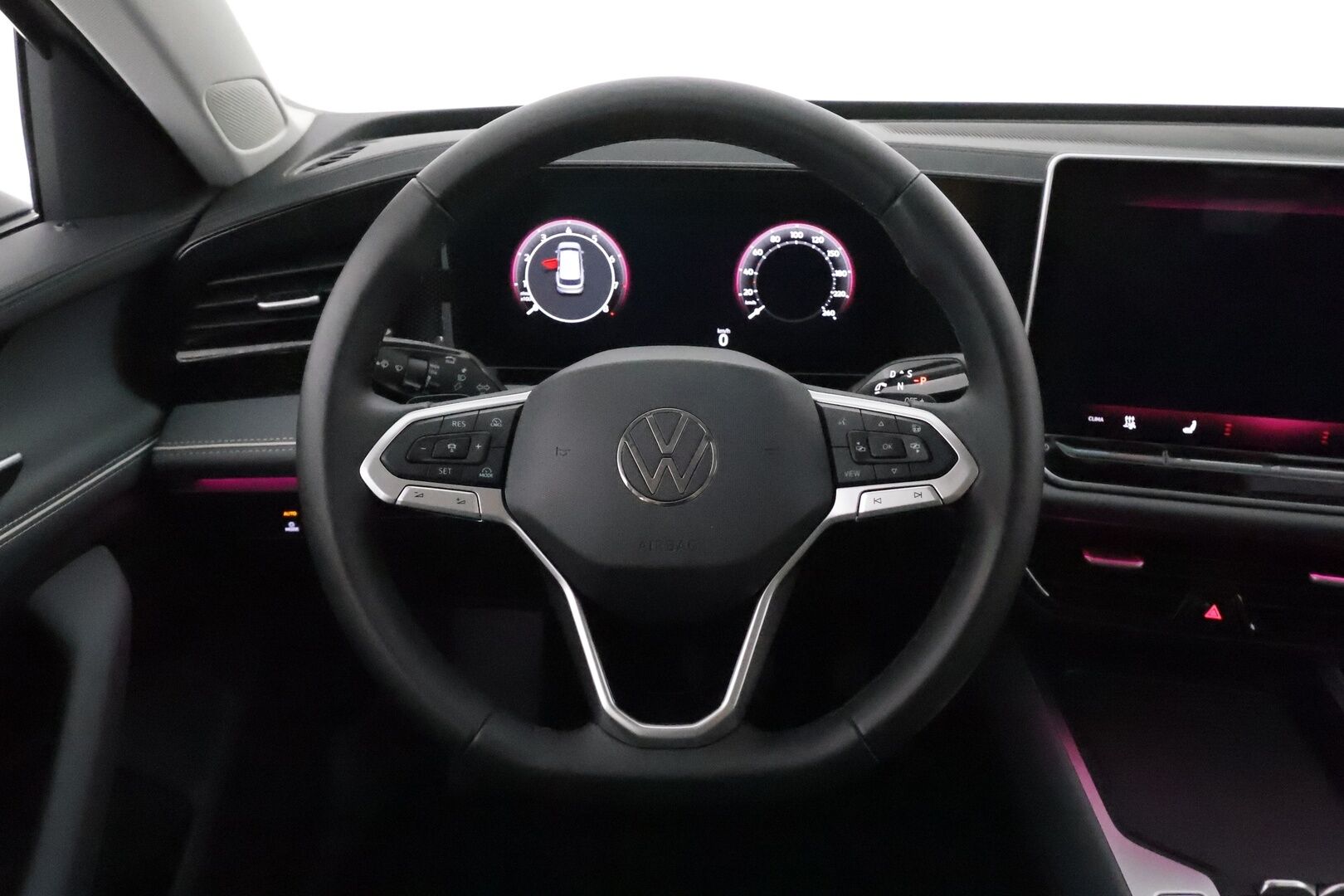 VOLKSWAGEN PASSAT 2024 Variant Business 1,5 eTSI 110kW DSG **Webasto / Koukku / Adapt.Vakkari / LED-valot / P.kamera / Hierovat Sporttipenkit** - 3,99 % KORKOTARJOUS TÄHÄN AUTOON 31.8. ASTI! - Huippuvarusteltu! / 2x Renkaat