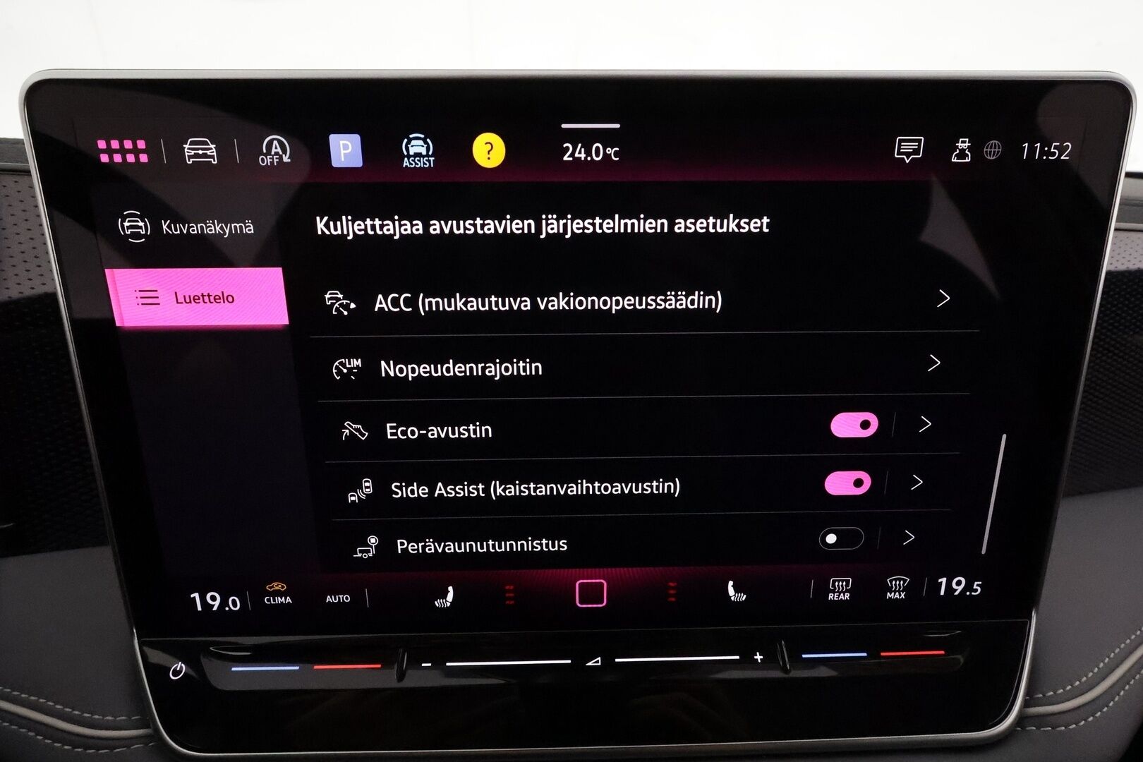 VOLKSWAGEN PASSAT 2024 Variant Business 1,5 eTSI 110kW DSG **Webasto / Koukku / Adapt.Vakkari / LED-valot / P.kamera / Hierovat Sporttipenkit** - 3,99 % KORKOTARJOUS TÄHÄN AUTOON 31.8. ASTI! - Huippuvarusteltu! / 2x Renkaat