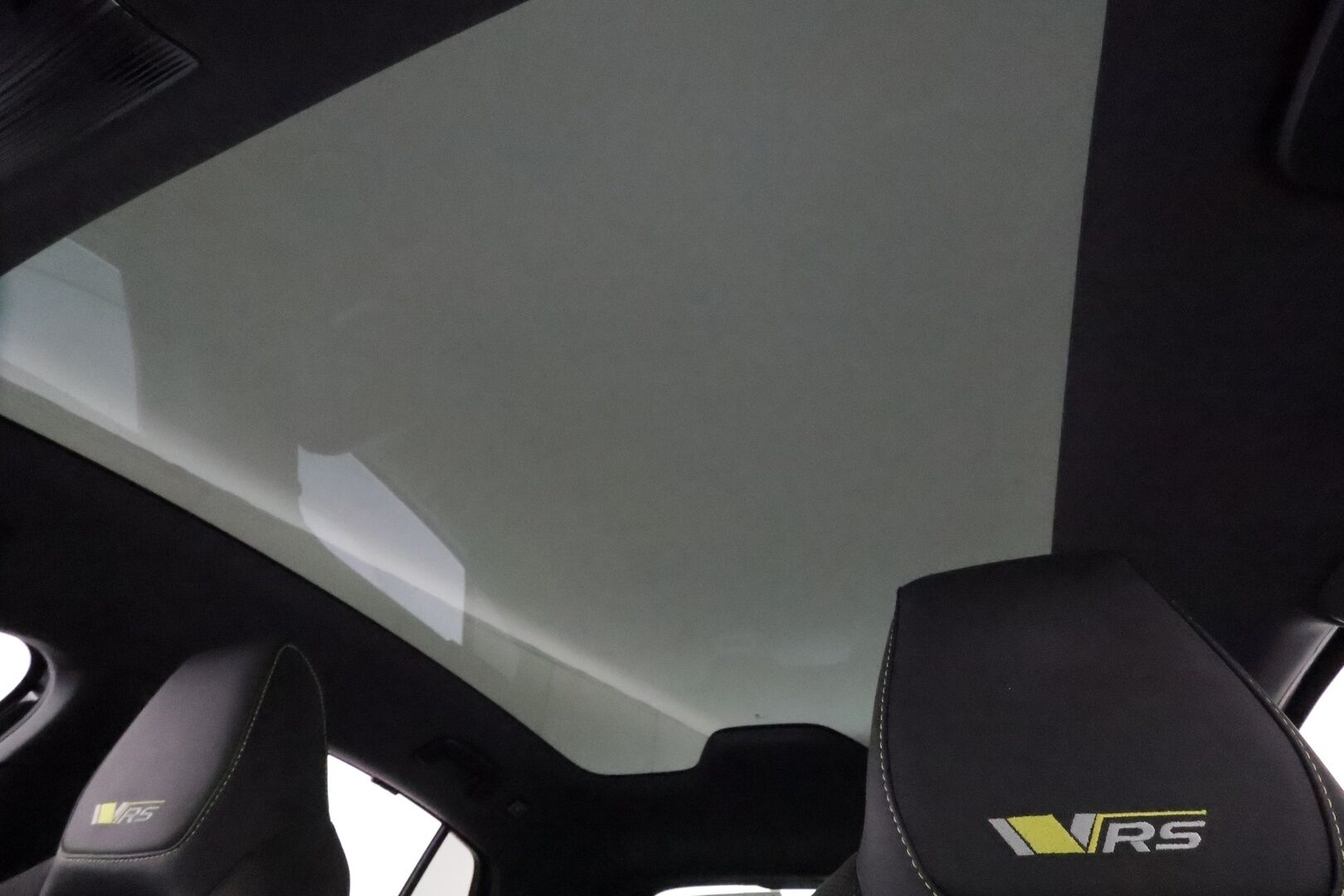 SKODA ENYAQ 2023 Coupe 80x 4x4 RS iV *Lasikatto / Lämpöpumppu / Koukku / ACC / Matrix-LED / P.Kamera / Muistipenkki / Navi* - 3,99 % KORKOTARJOUS TÄHÄN AUTOON - Akku kuntotarkastettu / Kahdet Renkaat / Merkkihuollettu / Huippuvarusteet
