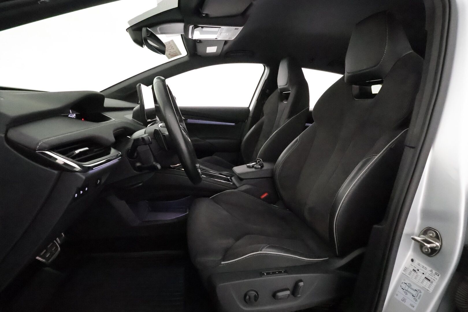 SKODA ENYAQ 2021 IV 80 Sportline **Lämpöpumppu / Matrix-LED / Koukku / Adapt.vakkari / 360 kamera / Muistipenkki - 3,99 % KORKOTARJOUS TÄHÄN AUTOON - Merkkihuollettu 