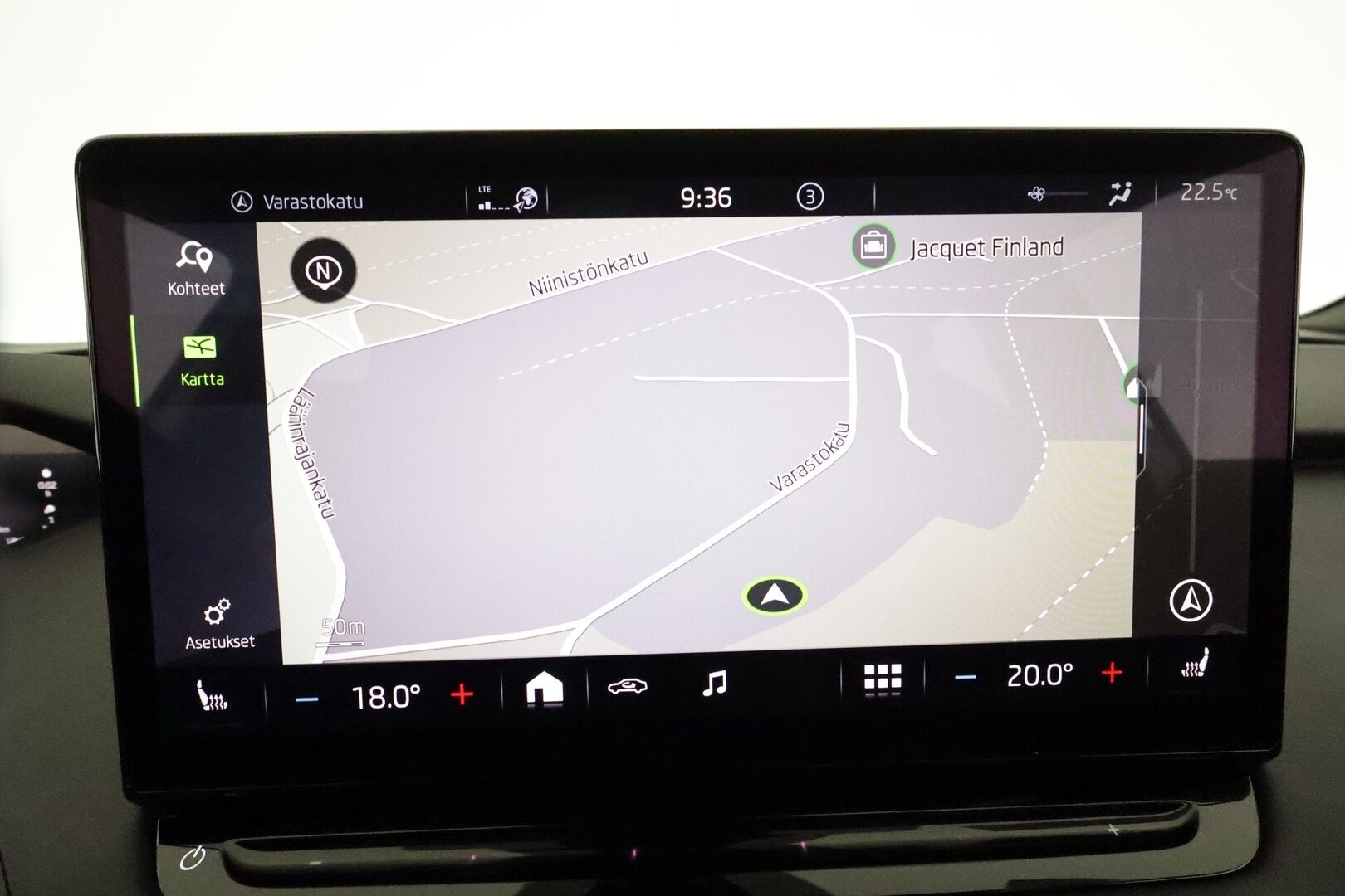SKODA ENYAQ 2021 IV 80 Sportline **Lämpöpumppu / Matrix-LED / Koukku / Adapt.vakkari / 360 kamera / Muistipenkki - 3,99 % KORKOTARJOUS TÄHÄN AUTOON - Merkkihuollettu 