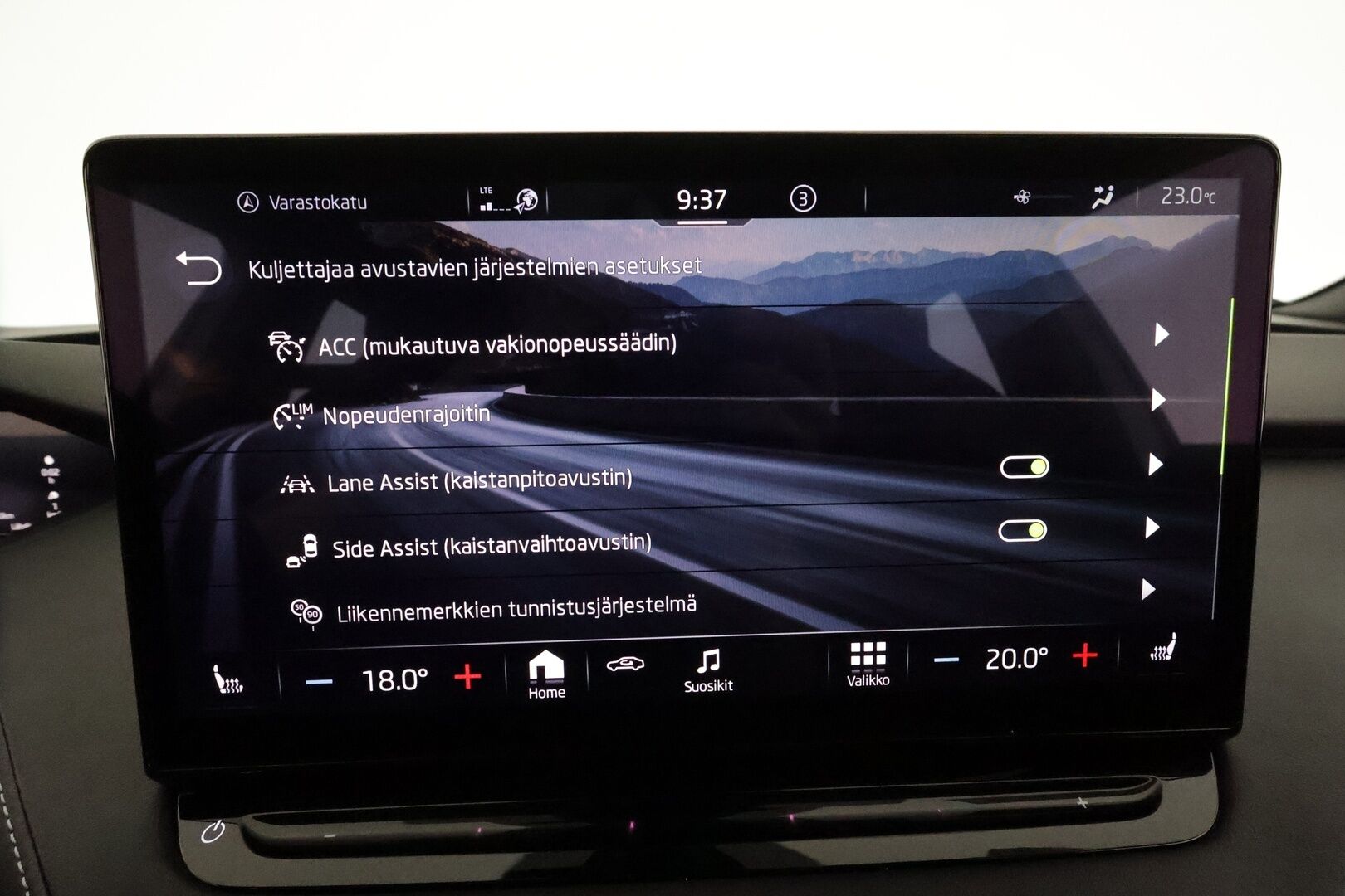 SKODA ENYAQ 2021 IV 80 Sportline **Lämpöpumppu / Matrix-LED / Koukku / Adapt.vakkari / 360 kamera / Muistipenkki - 3,99 % KORKOTARJOUS TÄHÄN AUTOON - Merkkihuollettu 