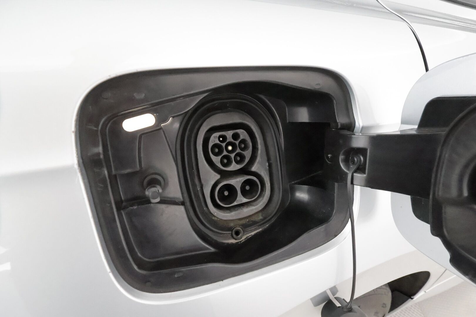 SKODA ENYAQ 2021 IV 80 Sportline **Lämpöpumppu / Matrix-LED / Koukku / Adapt.vakkari / 360 kamera / Muistipenkki - 3,99 % KORKOTARJOUS TÄHÄN AUTOON - Merkkihuollettu 