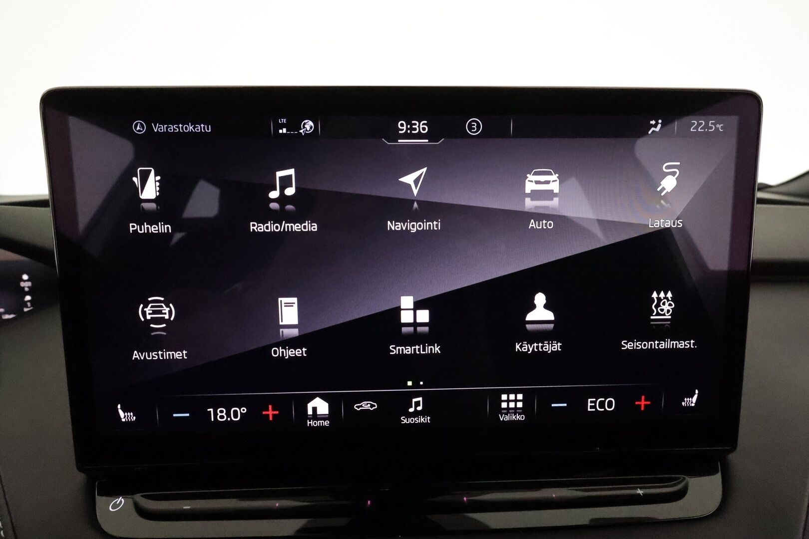 SKODA ENYAQ 2021 IV 80 Sportline **Lämpöpumppu / Matrix-LED / Koukku / Adapt.vakkari / 360 kamera / Muistipenkki - 3,99 % KORKOTARJOUS TÄHÄN AUTOON - Merkkihuollettu 