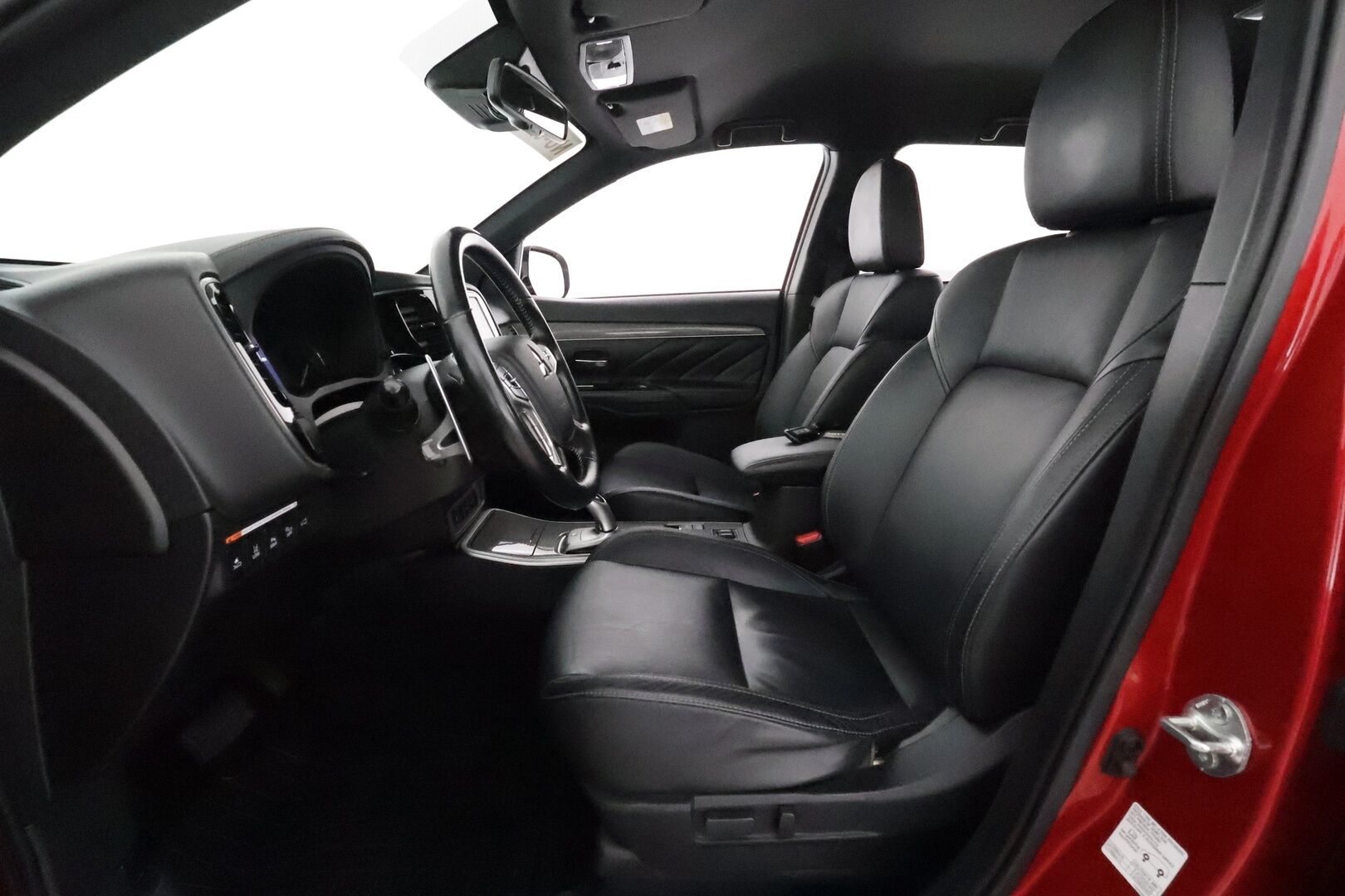 MITSUBISHI OUTLANDER PHEV 2019 2,4 PHEV Instyle 4WD **Koukku / Adapt.Vakkari / LED-valot / 360° / Nahkaverhoilu / Kaistavahti / Keyless** - Kahdet Renkaat / Merkkihuollettu!