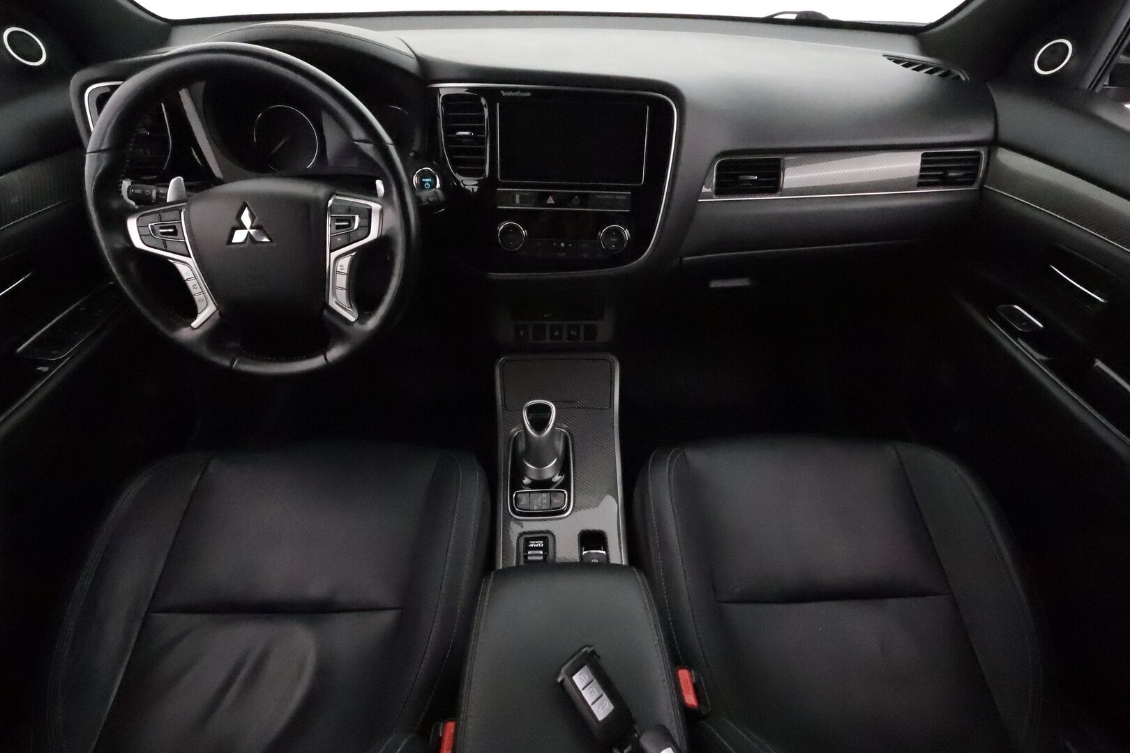 MITSUBISHI OUTLANDER PHEV 2019 2,4 PHEV Instyle 4WD **Koukku / Adapt.Vakkari / LED-valot / 360° / Nahkaverhoilu / Kaistavahti / Keyless** - Kahdet Renkaat / Merkkihuollettu!