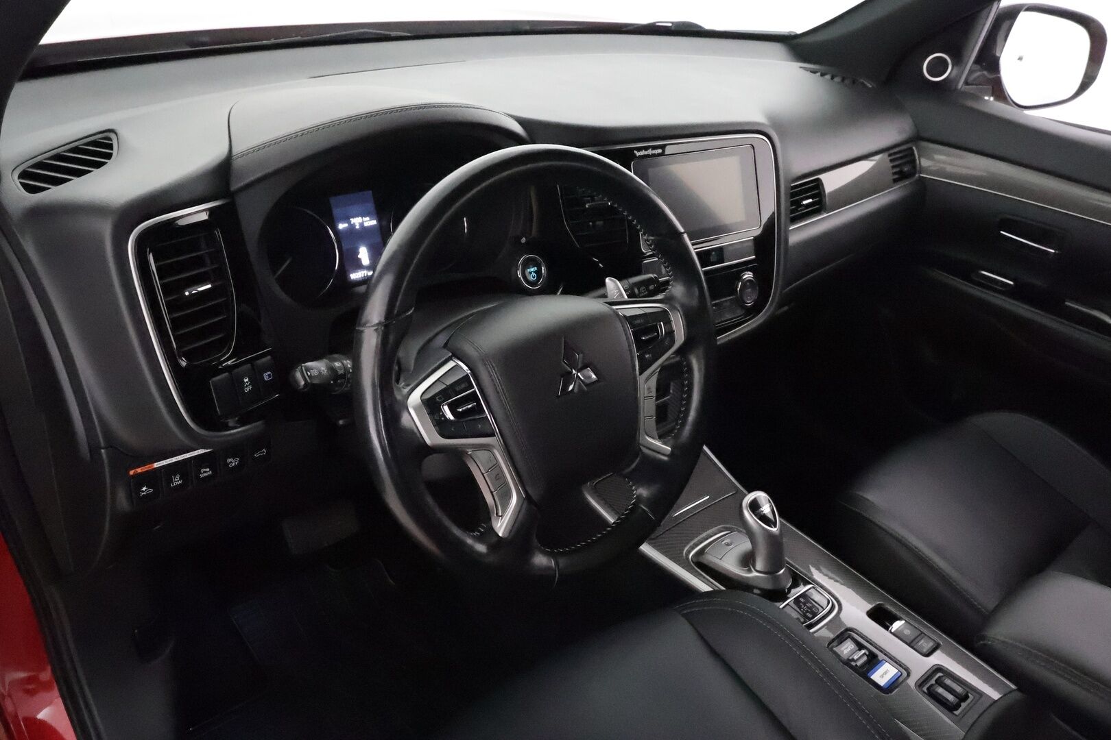 MITSUBISHI OUTLANDER PHEV 2019 2,4 PHEV Instyle 4WD **Koukku / Adapt.Vakkari / LED-valot / 360° / Nahkaverhoilu / Kaistavahti / Keyless** - Kahdet Renkaat / Merkkihuollettu!