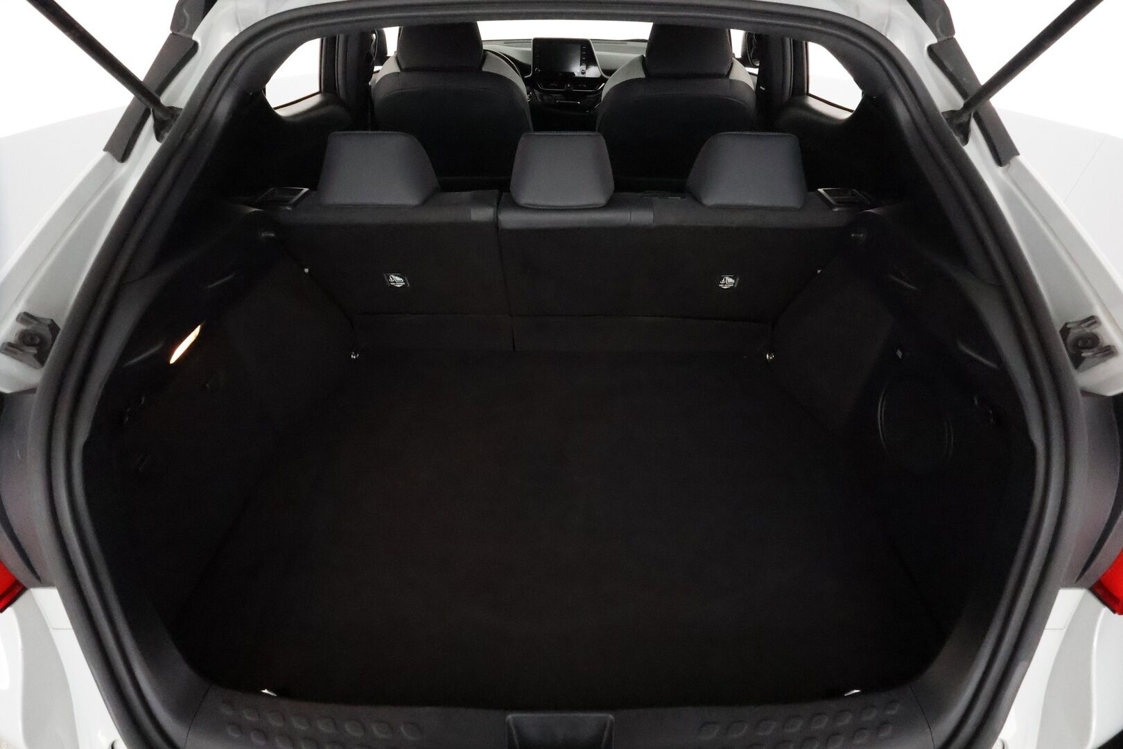 TOYOTA C-HR 2021 2,0 Hybrid GR Sport / Adapt.vakkari / JBL / P.kamera / Sporttipenkit / Apple&Android / Keyless