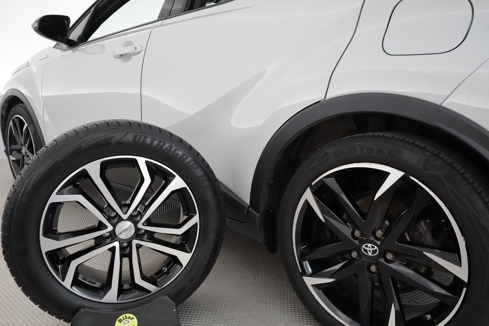 TOYOTA C-HR 2021 2,0 Hybrid GR Sport / Adapt.vakkari / JBL / P.kamera / Sporttipenkit / Apple&Android / Keyless