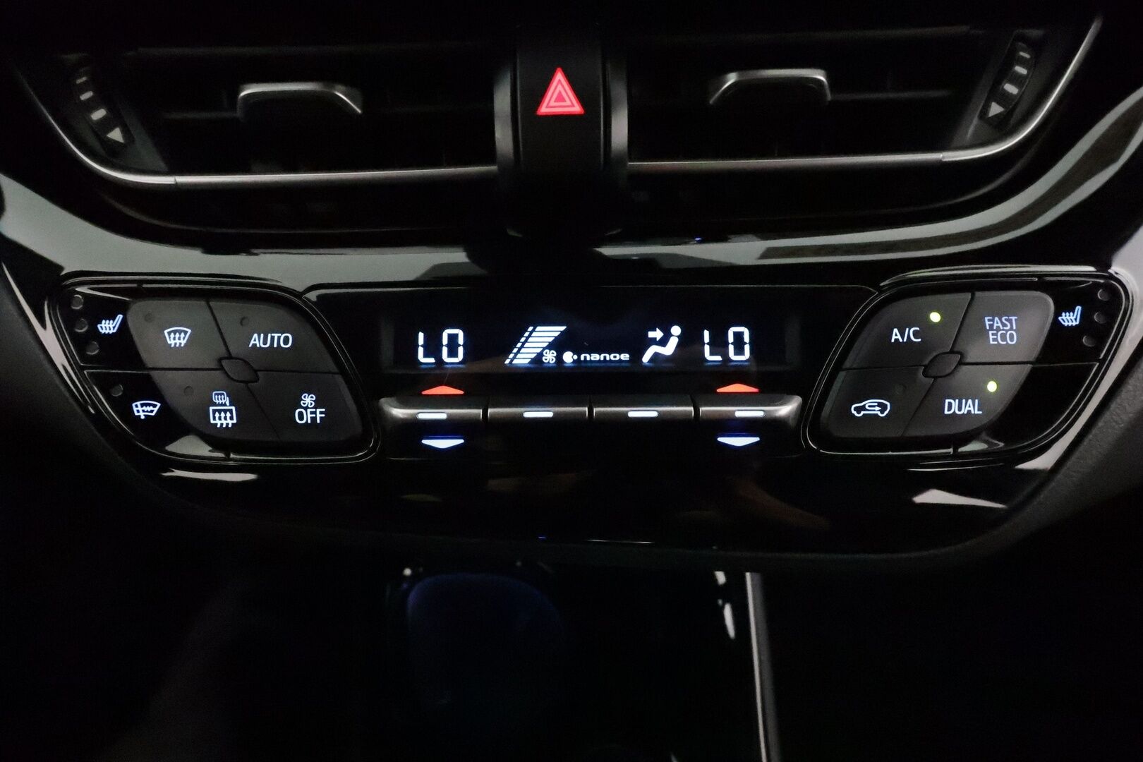 TOYOTA C-HR 2021 2,0 Hybrid GR Sport / Adapt.vakkari / JBL / P.kamera / Sporttipenkit / Apple&Android / Keyless