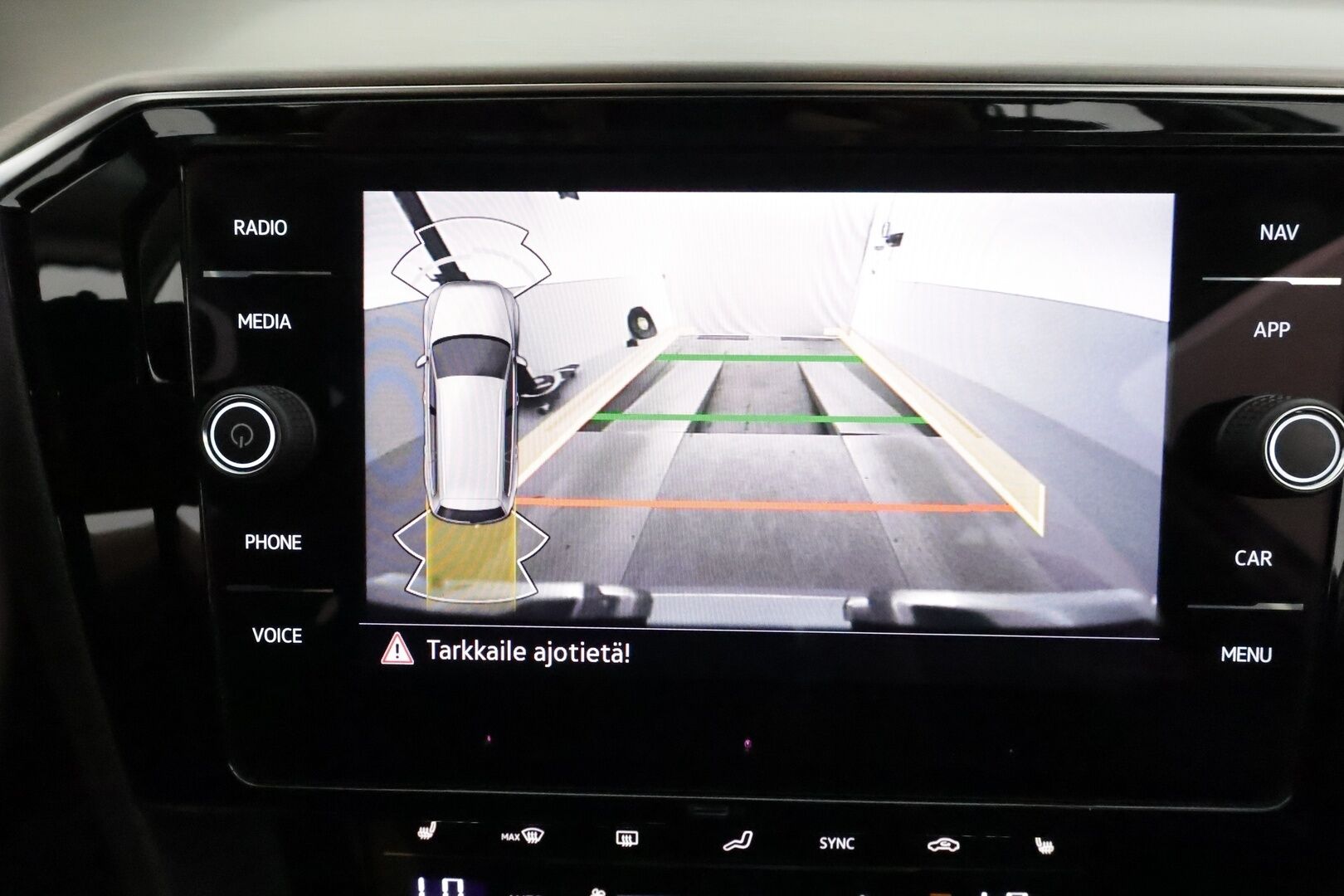 VOLKSWAGEN PASSAT 2022 Variant Alltrack 2,0 TDI SCR 147 kW 4MOTION DSG **Webasto / Koukku / Adapt.Vakkari / Matrix-LED / Nahkaverhoilu / Navi** - 3,99 % KORKOTARJOUS TÄHÄN AUTOON - Kahdet Renkaat / Merkkihuollettu!