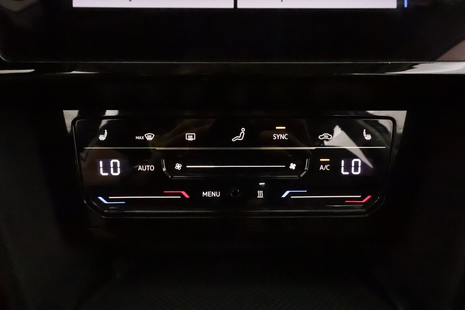 VOLKSWAGEN PASSAT 2022 Variant Alltrack 2,0 TDI SCR 147 kW 4MOTION DSG **Webasto / Koukku / Adapt.Vakkari / Matrix-LED / Nahkaverhoilu / Navi** - 3,99 % KORKOTARJOUS TÄHÄN AUTOON - Kahdet Renkaat / Merkkihuollettu!