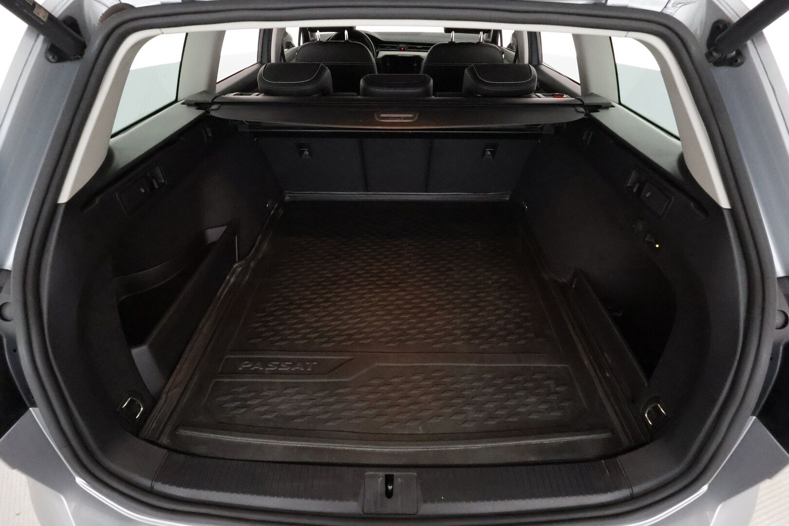 VOLKSWAGEN PASSAT 2022 Variant Alltrack 2,0 TDI SCR 147 kW 4MOTION DSG **Webasto / Koukku / Adapt.Vakkari / Matrix-LED / Nahkaverhoilu / Navi** - 3,99 % KORKOTARJOUS TÄHÄN AUTOON - Kahdet Renkaat / Merkkihuollettu!