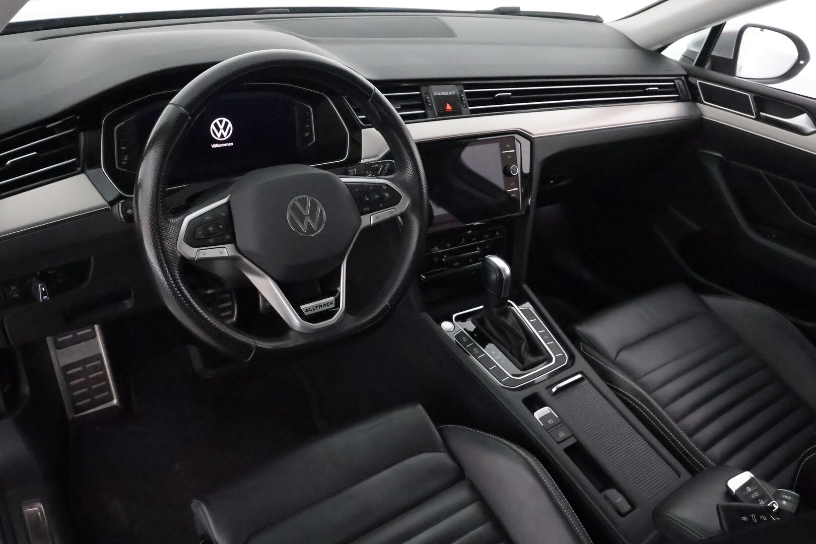 VOLKSWAGEN PASSAT 2022 Variant Alltrack 2,0 TDI SCR 147 kW 4MOTION DSG **Webasto / Koukku / Adapt.Vakkari / Matrix-LED / Nahkaverhoilu / Navi** - 3,99 % KORKOTARJOUS TÄHÄN AUTOON - Kahdet Renkaat / Merkkihuollettu!