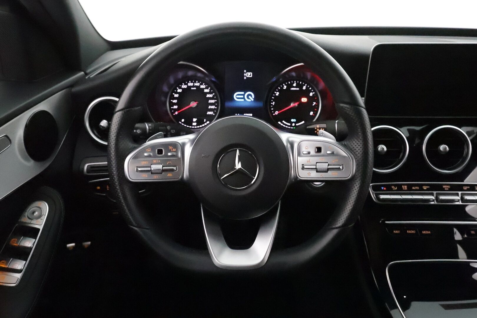 MERCEDES-BENZ C 2020 300 e T A Business AMG Edition EQ Power **Koukku / Adapt.Vakkari / LED-High Performance / P.kamera / Sporttipenkit** - Akku kuntotarkastettu / 2x Latauskaapelit / Kahdet Renkaat