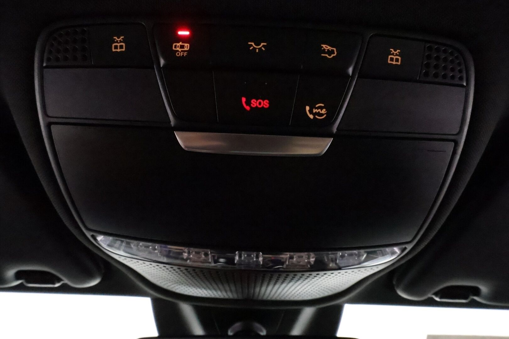 MERCEDES-BENZ C 2020 300 e T A Business AMG Edition EQ Power **Koukku / DTR Pro / LED-High Performance / P.kamera / Sporttipenkit** - Kahdet hyvät renkaat / 2x Latauskaapelit / Todella siistikuntoinen