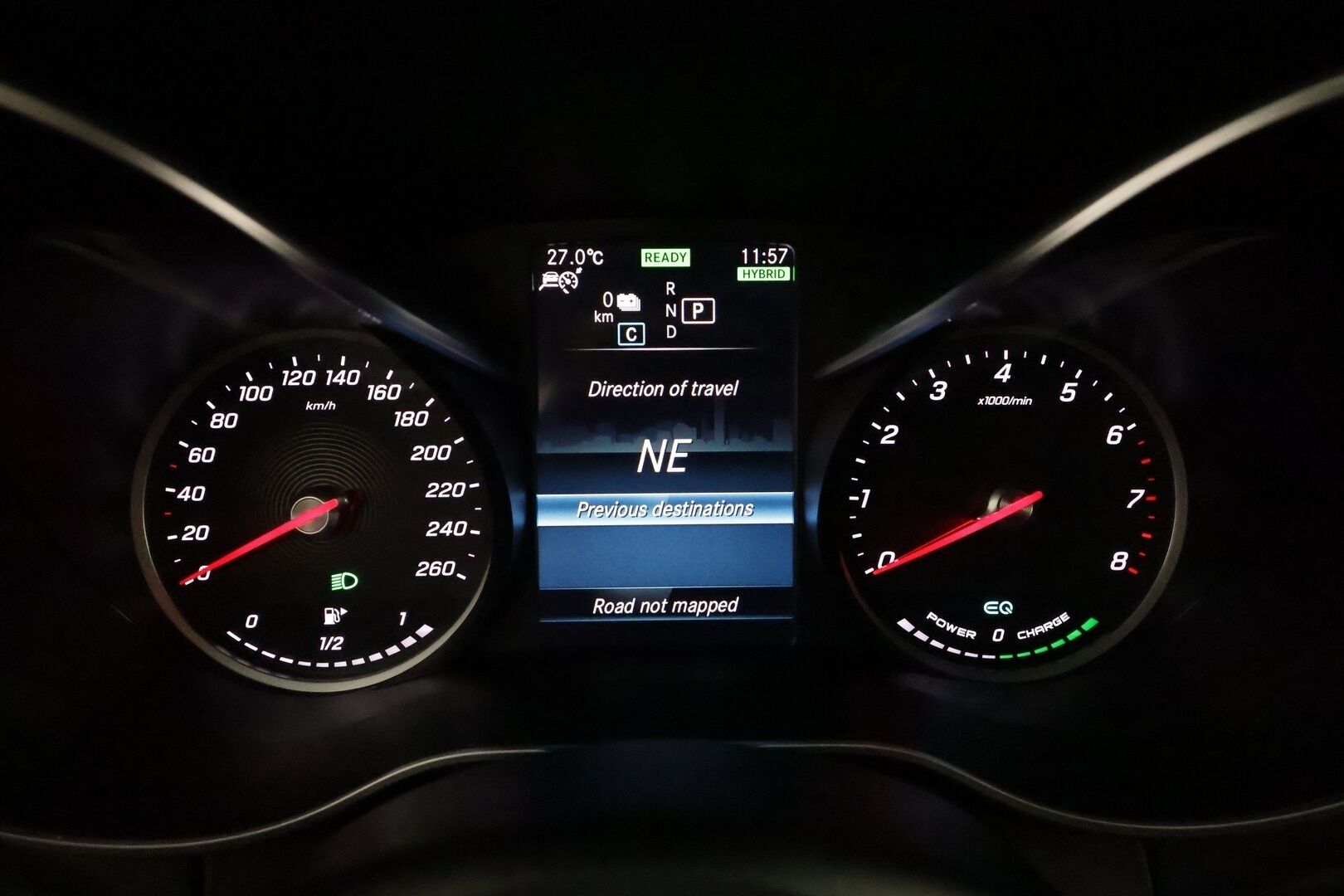 MERCEDES-BENZ C 2020 300 e T A Business AMG Edition EQ Power **Koukku / DTR Pro / LED-High Performance / P.kamera / Sporttipenkit** - Kahdet hyvät renkaat / 2x Latauskaapelit / Todella siistikuntoinen