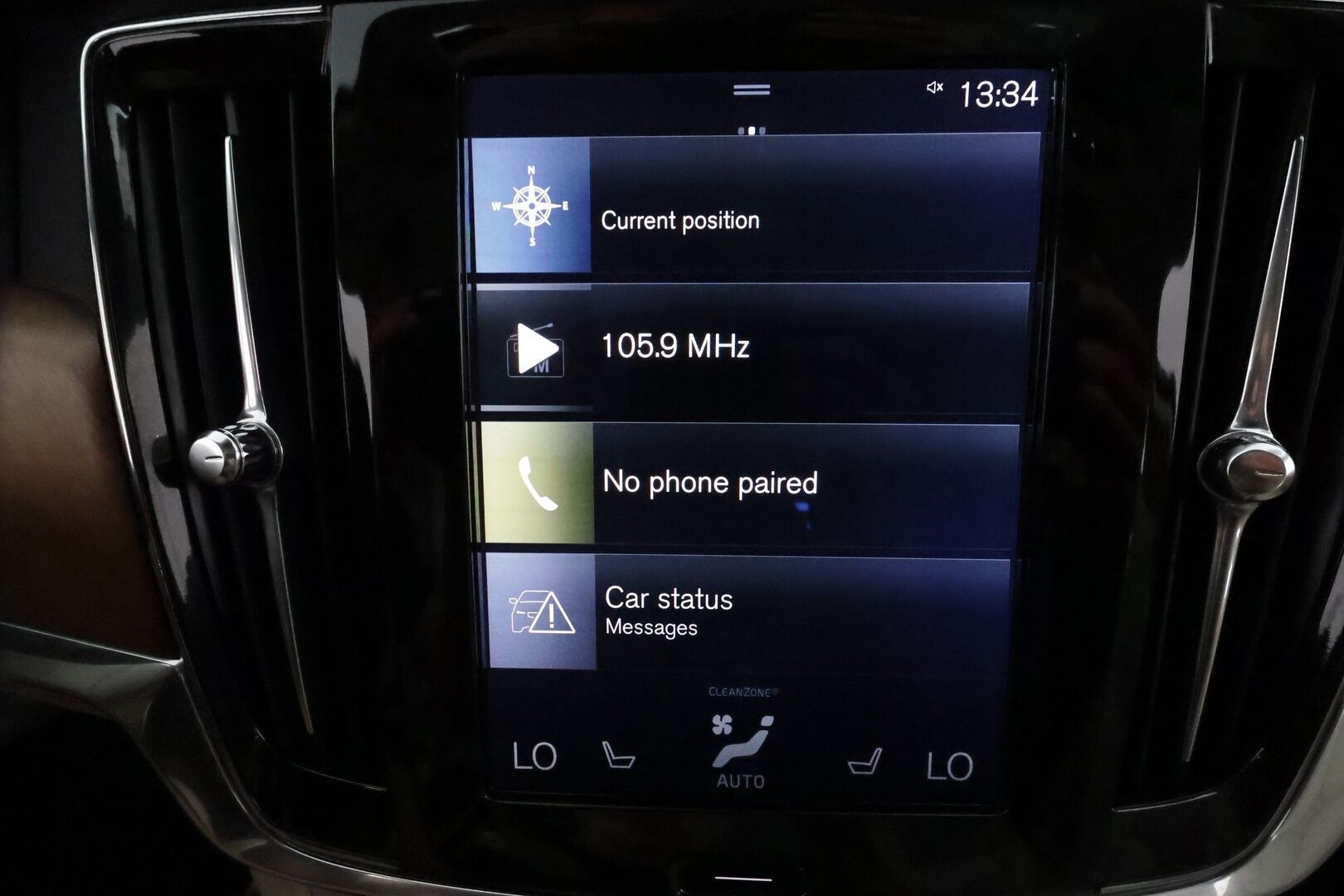 Volvo V90 2017 D5 AWD Inscription aut **HUD / Adapt.vakkari / Koukku / 360.kamera / Muistipenkki / Vaaleat nahat / Full LED / Navi** - 3,99 % KORKOTARJOUS TÄHÄN AUTOON - Kahdet renkaat aluvanteilla / Penkinlämmittimet takana / BLIS 