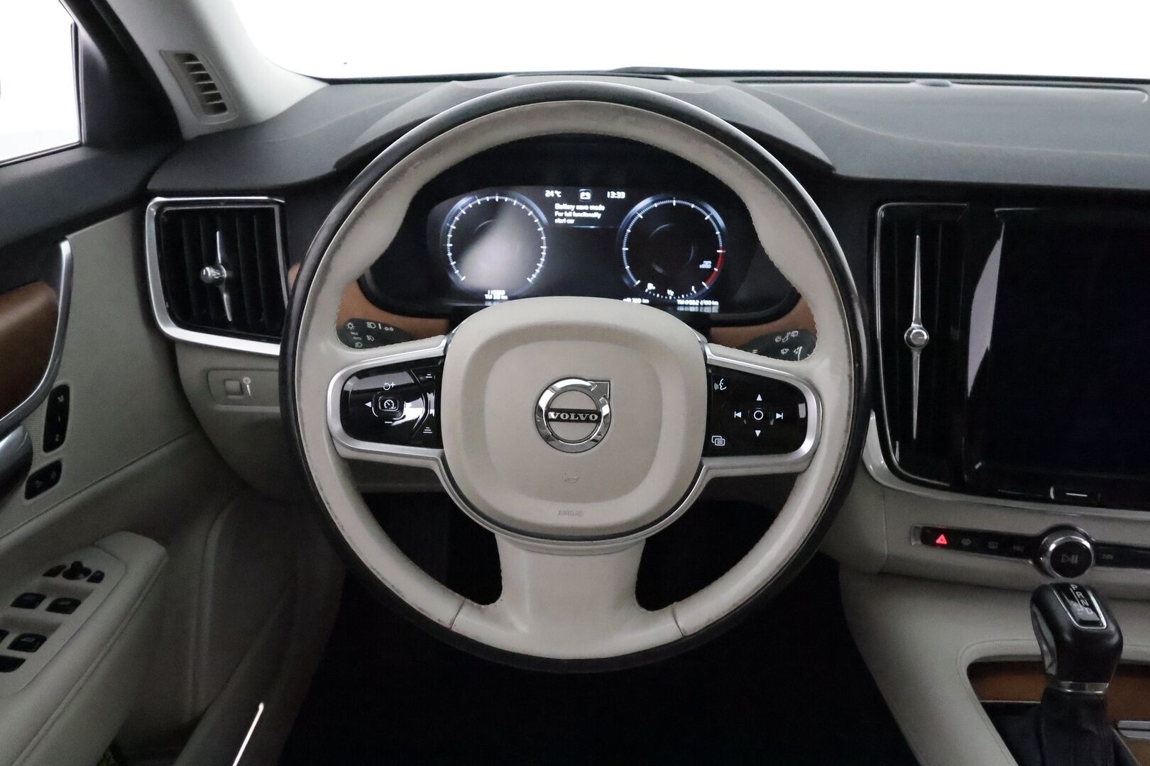 Volvo V90 2017 D5 AWD Inscription aut **HUD / Adapt.vakkari / Koukku / 360.kamera / Muistipenkki / Vaaleat nahat / Full LED / Navi** - 3,99 % KORKOTARJOUS TÄHÄN AUTOON - Kahdet renkaat aluvanteilla / Penkinlämmittimet takana / BLIS 