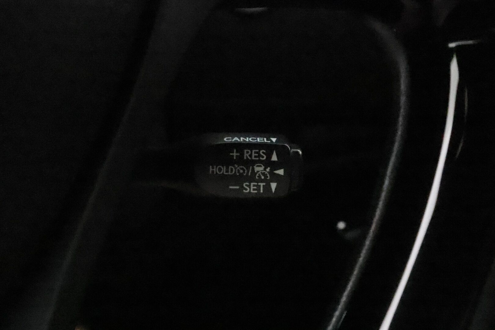 TOYOTA C-HR 2020 1,8 Hybrid Premium **Adapt.vakkari / JBL / Koukku / P.kamera / LED / KeylessGo / Ratinlämmitin / Puolinahat** - Merkkihuollettu / Apple&Android / Kahdet renkaat aluvanteilla