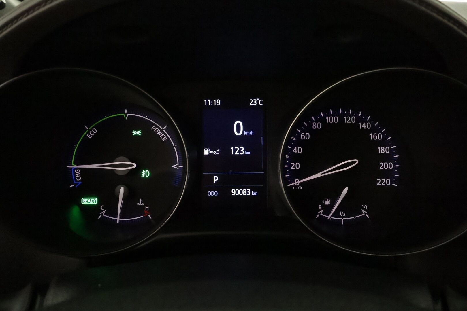 TOYOTA C-HR 2020 1,8 Hybrid Premium **Adapt.vakkari / JBL / Koukku / P.kamera / LED / KeylessGo / Ratinlämmitin / Puolinahat** - Merkkihuollettu / Apple&Android / Kahdet renkaat aluvanteilla