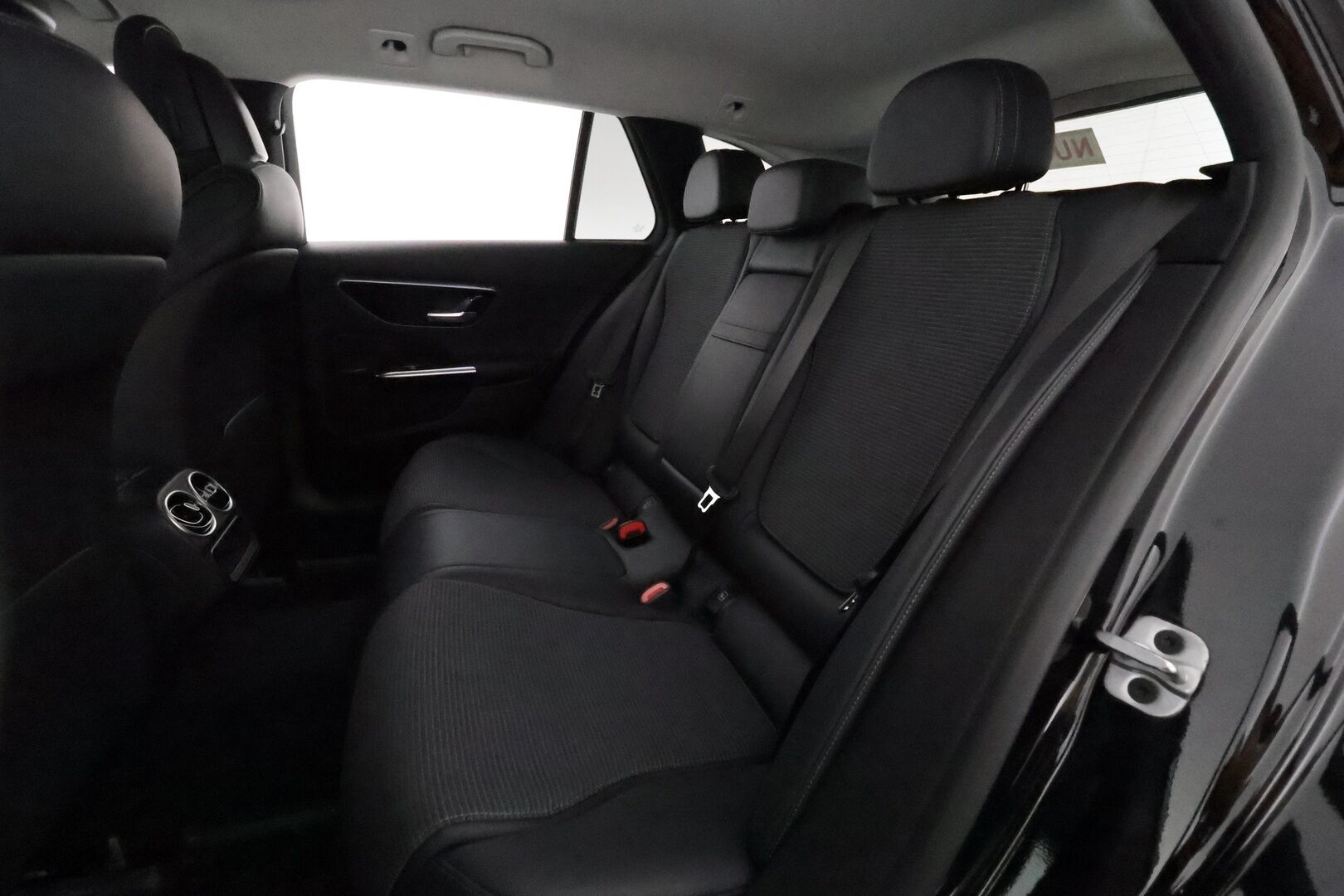 MERCEDES-BENZ C 2023 300 e T A - Distronic Pro / Vetokoukku / Peruutuskamera / Comand Navi / Vetokoukku / Puolinahkasisusta / LED High Perf / KATSO HINTA!