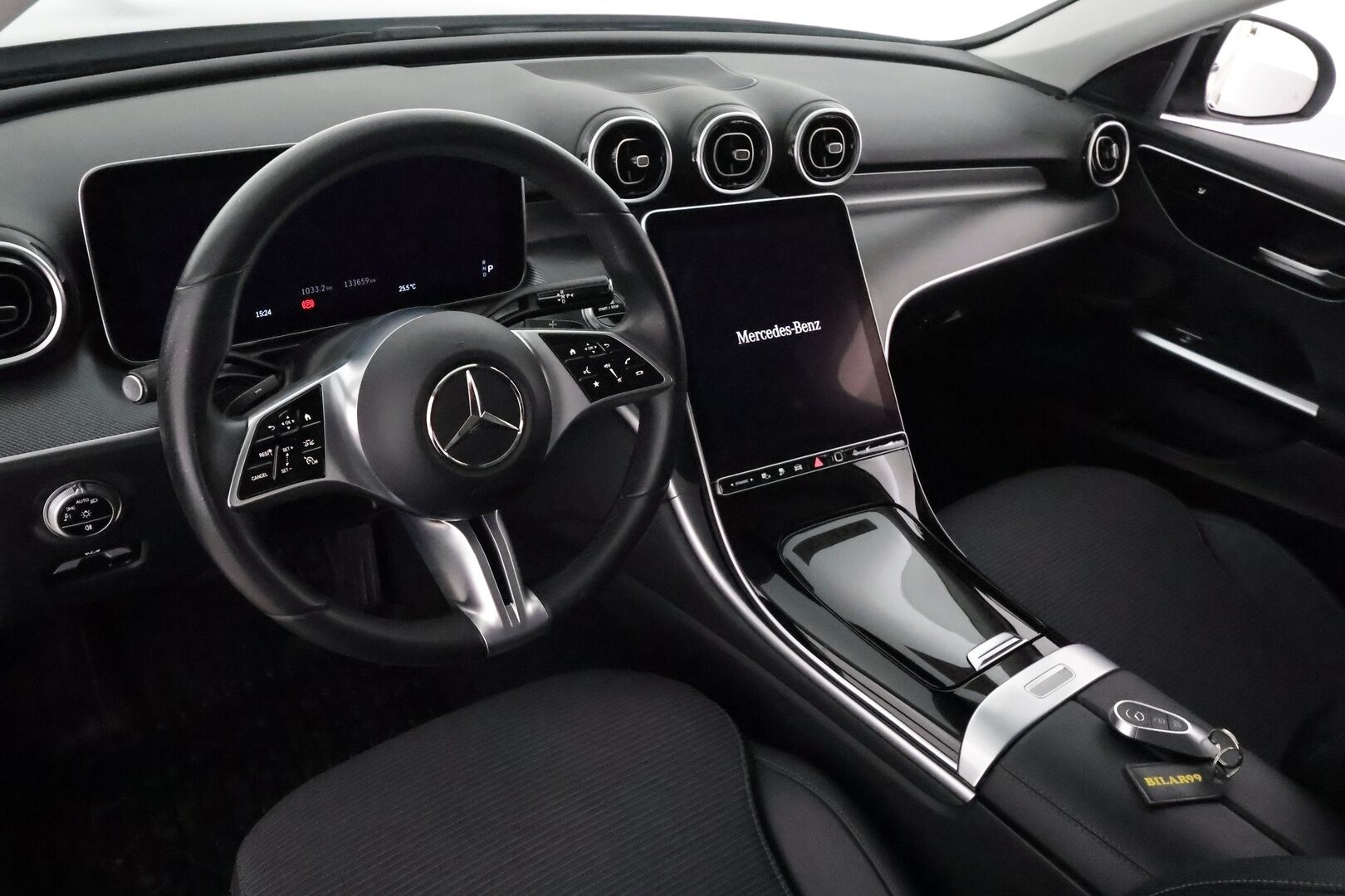 MERCEDES-BENZ C 2023 300e T A **Koukku / Distronic / LED-High Performance / P.kamera / Navi / Kaistavahti / Digimittaristo** - 3,99 % KORKOTARJOUS TÄHÄN AUTOON - 2x Latauskaapelit / Kahdet Renkaat