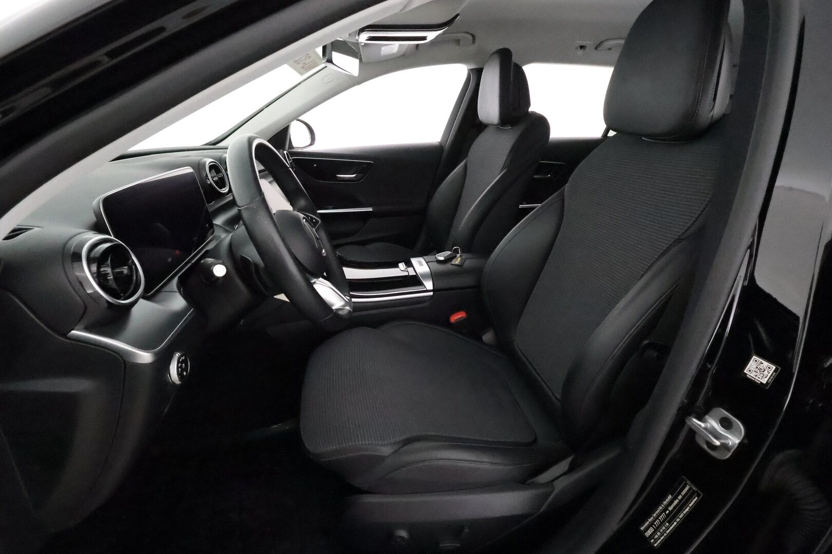 MERCEDES-BENZ C 2023 300 e T A - Distronic Pro / Vetokoukku / Peruutuskamera / Comand Navi / Vetokoukku / Puolinahkasisusta / LED High Perf / KATSO HINTA! - HULLUT JOULUT KORKOTARJOUS 2,49% 