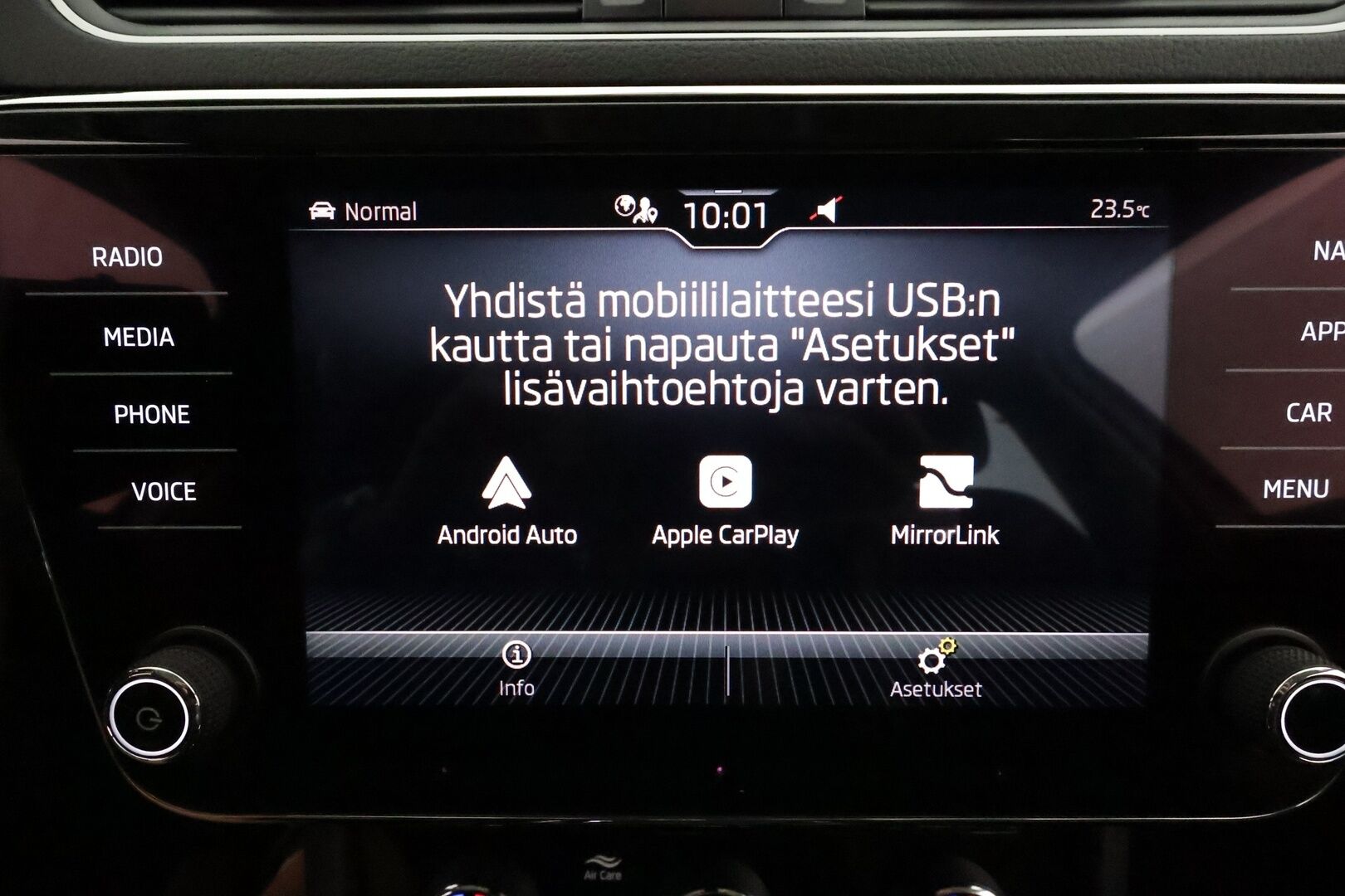 SKODA SUPERB 2021 Combi 1,4 TSI PHEV L&K iV DSG **Canton / Webasto / Koukku / Adapt.Vakkari / Matrix-LED / Muistinahat / P.kamera / Navi** - Merkkihuollettu!