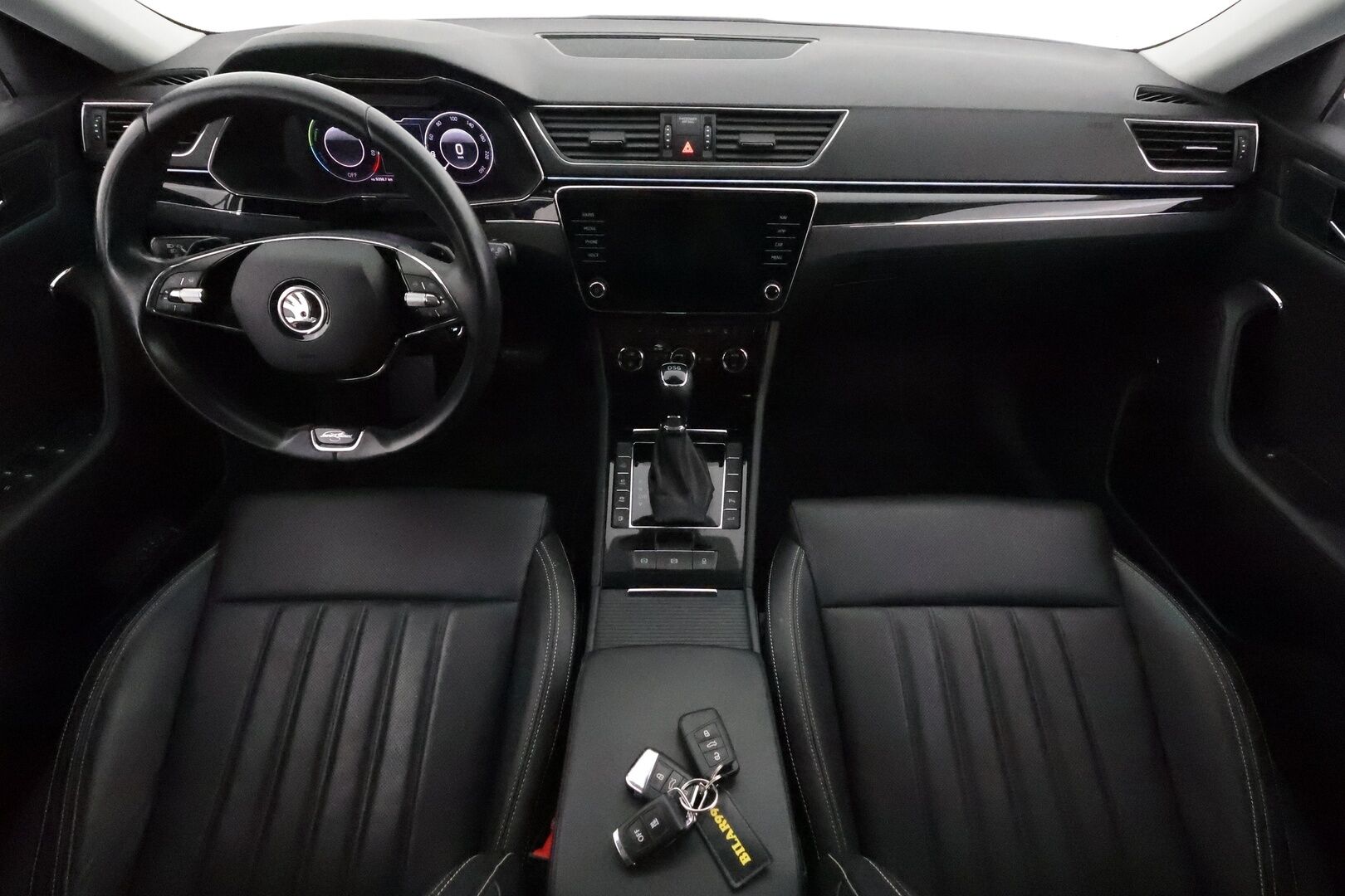 SKODA SUPERB 2021 Combi 1,4 TSI PHEV L&K iV DSG **Canton / Webasto / Koukku / Adapt.Vakkari / Matrix-LED / Muistinahat / P.kamera / Navi** - Merkkihuollettu!