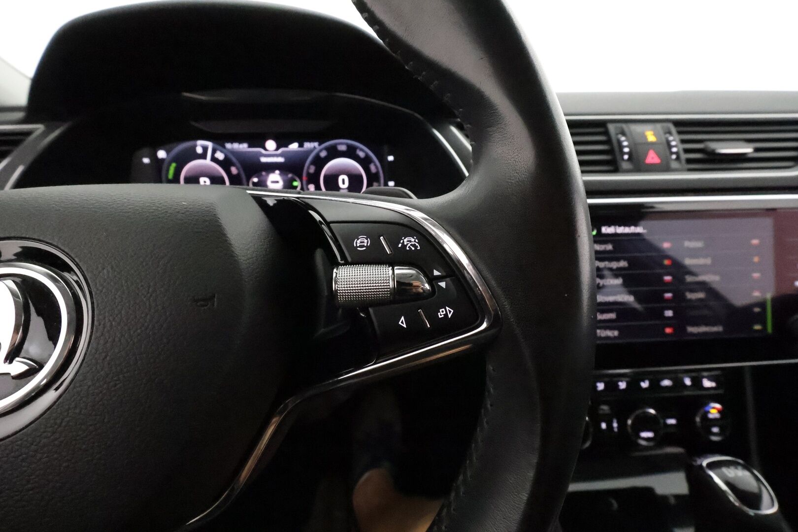 SKODA SUPERB 2021 Combi 1,4 TSI PHEV L&K iV DSG **Canton / Webasto / Koukku / Adapt.Vakkari / Matrix-LED / Muistinahat / P.kamera / Navi** - Merkkihuollettu!