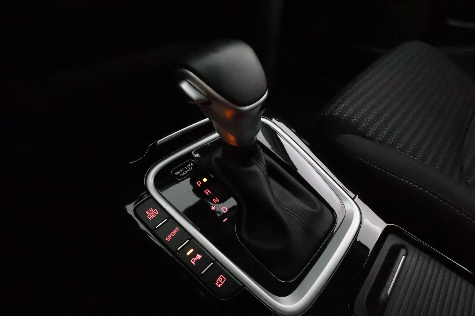 KIA CEED 2022 1,6 GDI Plug-In Hybrid EX SW DCT **Adapt.vakkari / P.kamera / LED / KeylessGo / Ratinlämmitin / Facelift** - Merkkiliikkeen huoltohistoria / Seuraava huolto vasta 05/2026 / 