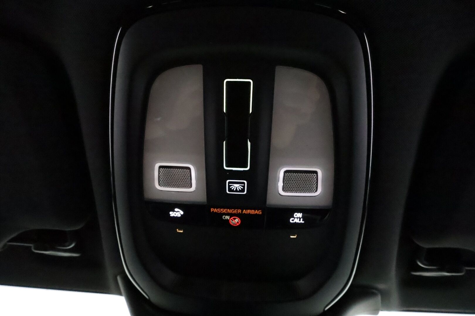 Volvo V90 2022 T8 AWD R-Design Long Range **Adapt.vakkari / Muistipenkit / 360.kamera / Panorama / H&K / Koukku / Full LED / Navi** - 3,99 % KORKOTARJOUS TÄHÄN AUTOON - Akku kuntotarkastettu / Merkkihuollettu / Sporttinahat / Digimittaristo / Facelift / Sähköluukku / Penkinlämmittimet takana