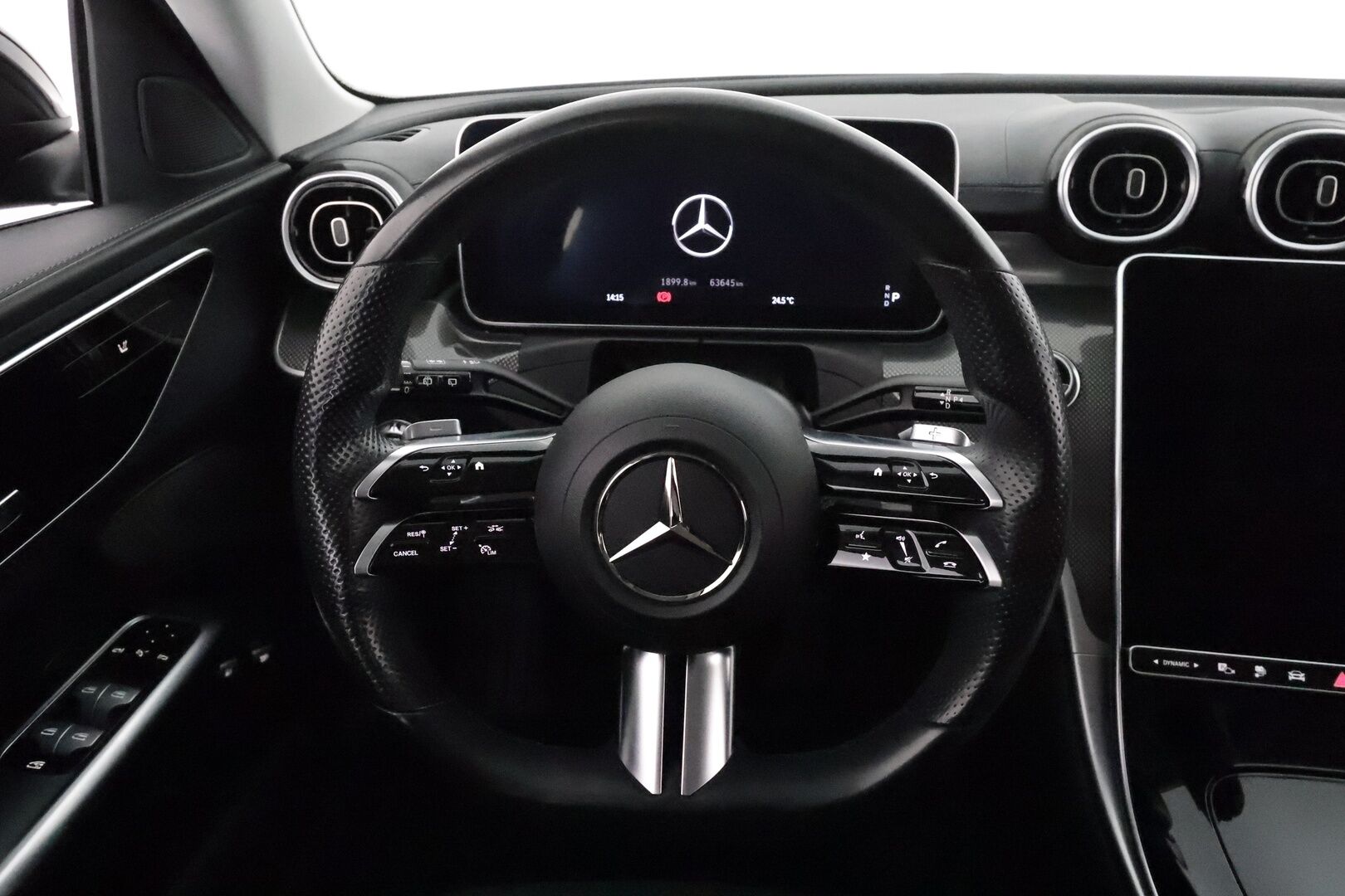 MERCEDES-BENZ C 2022 300e T A Business AMG **Distronic+ / LED-High Performance / P.kamera / Navi / Kaistavahti / Koukku** - 3,99 % KORKOTARJOUS TÄHÄN AUTOON 31.8. ASTI! - 2x Latauskaapelit / Kahdet Renkaat