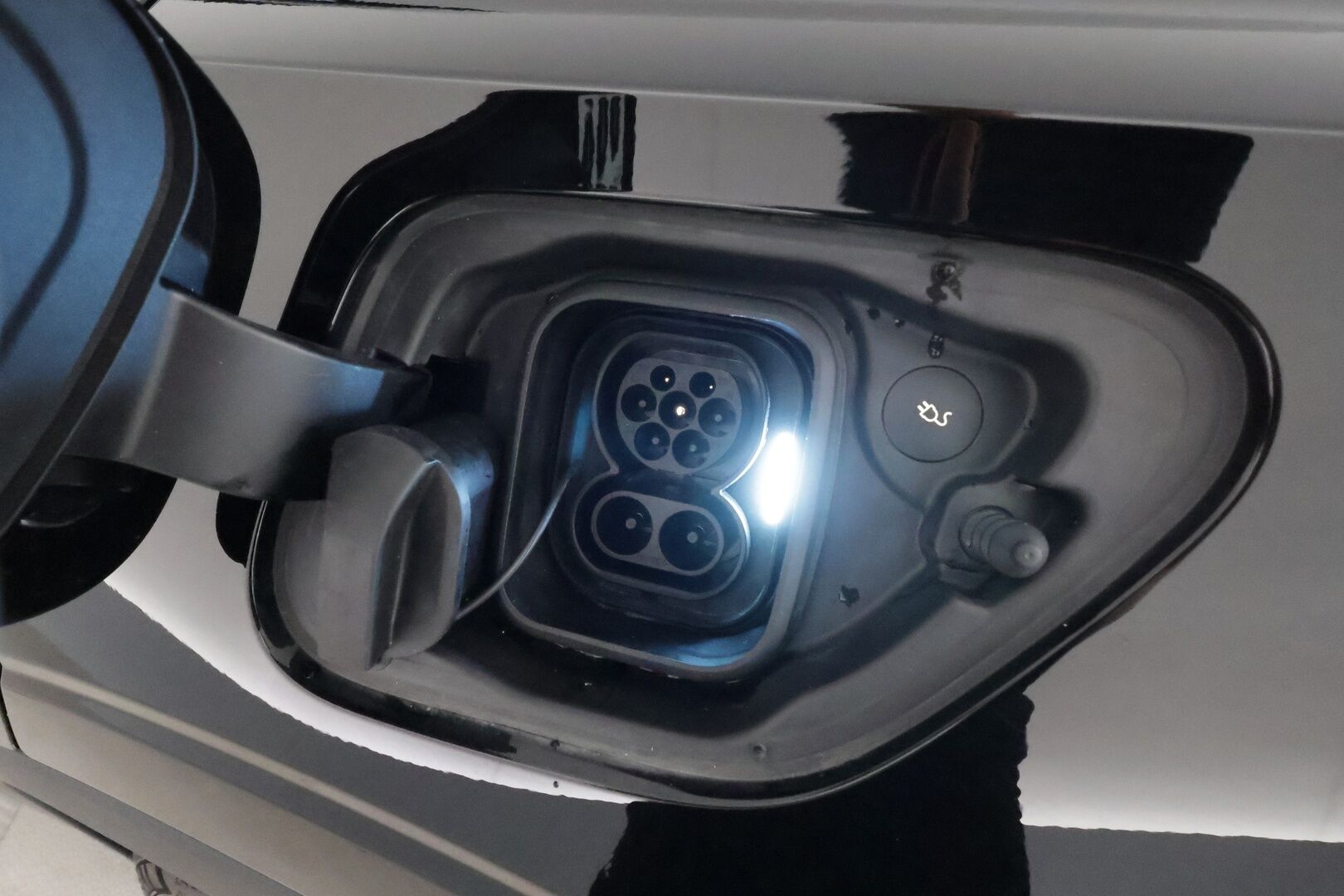 POLESTAR 2 2024 Long range Dual motor, 310kW, 82kWh - 3,99 % KORKOTARJOUS TÄHÄN AUTOON - Lämpöpumppu / Pilot&Plus / Harman&Kardon / Pixel LED / Lasikatto / 360-Kamera / Muistipenkki / Adapt.Vakkari / Huippuvarusteet!
