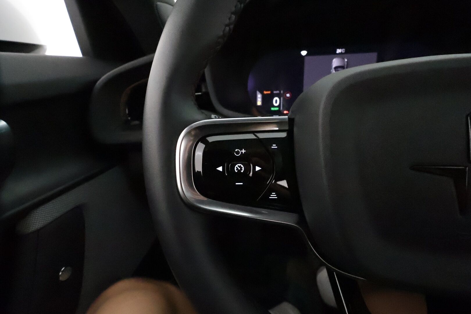 POLESTAR 2 2024 Long range Dual motor, 310kW, 82kWh - 3,99 % KORKOTARJOUS TÄHÄN AUTOON - Pilot&Plus / Harman & Kardon / Lämpöpumppu / Lasikatto / Pixel LED / 360-Kamera / Ratinlämmitys / Merkkihuollot / Huippuvarusteet!